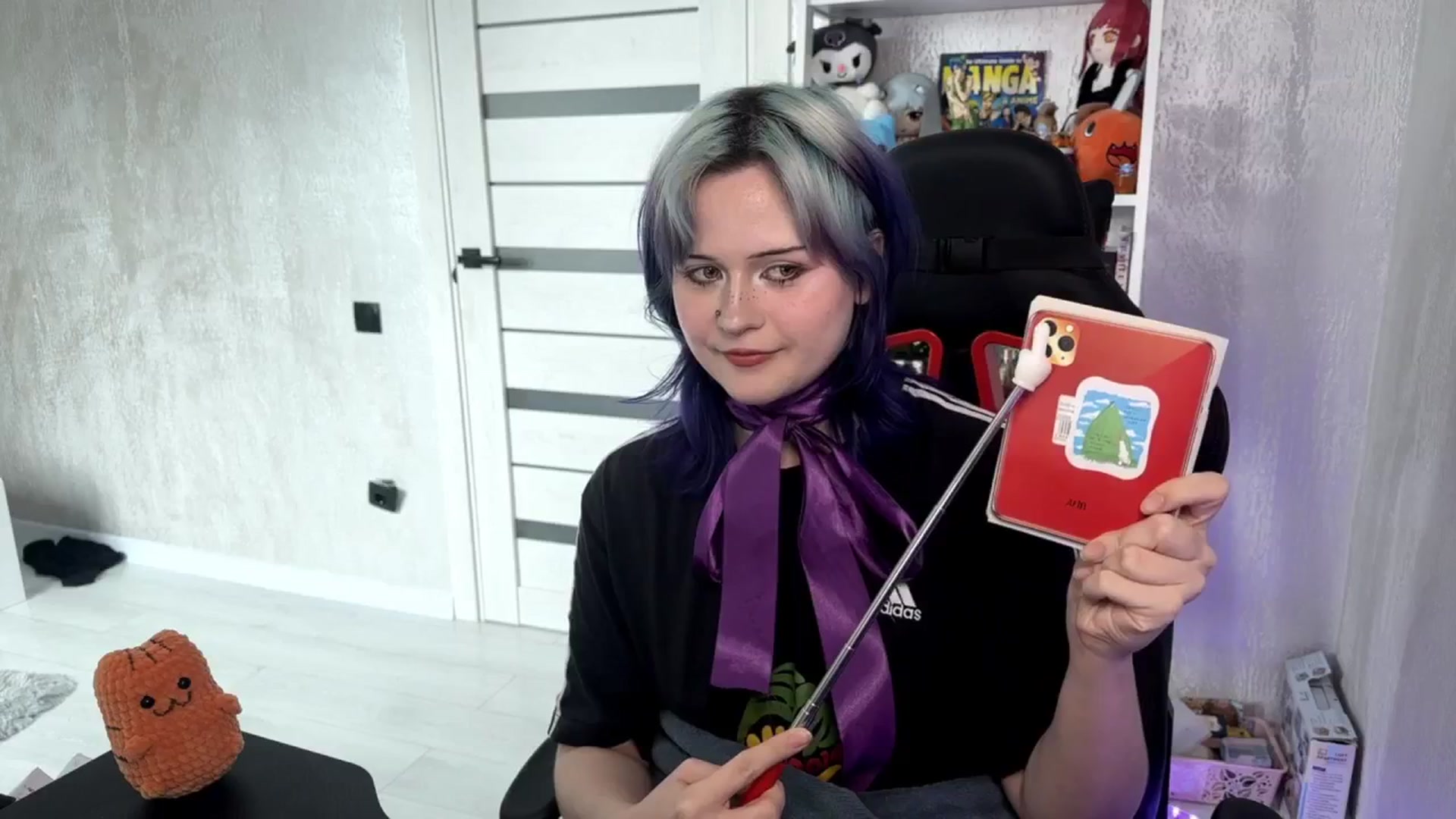 Gallery image thumbnail from v_chpek's myfreecams stream on, 03/16/2025, 11:46 image 9 of 20