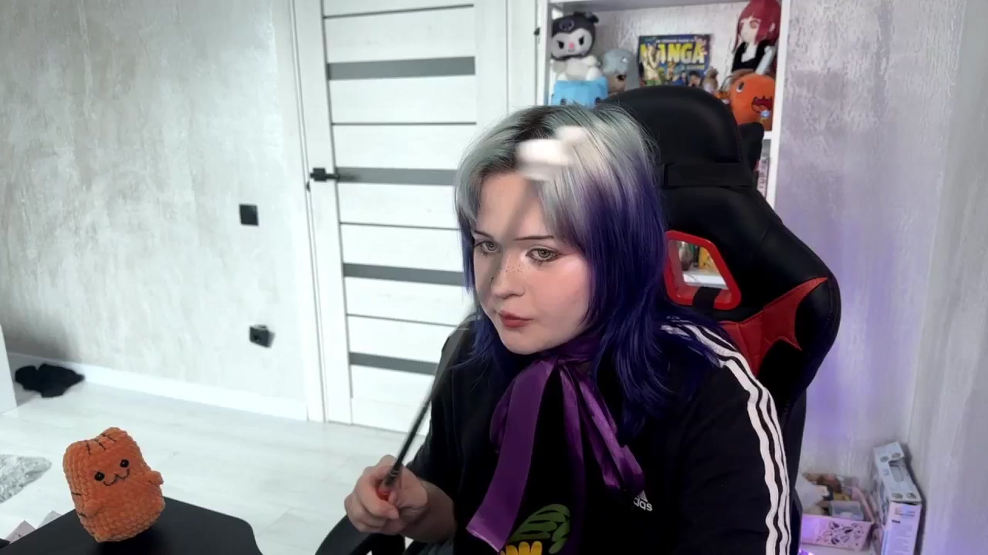 Gallery image thumbnail from v_chpek's myfreecams stream on, 03/16/2025, 11:46 image 8 of 20