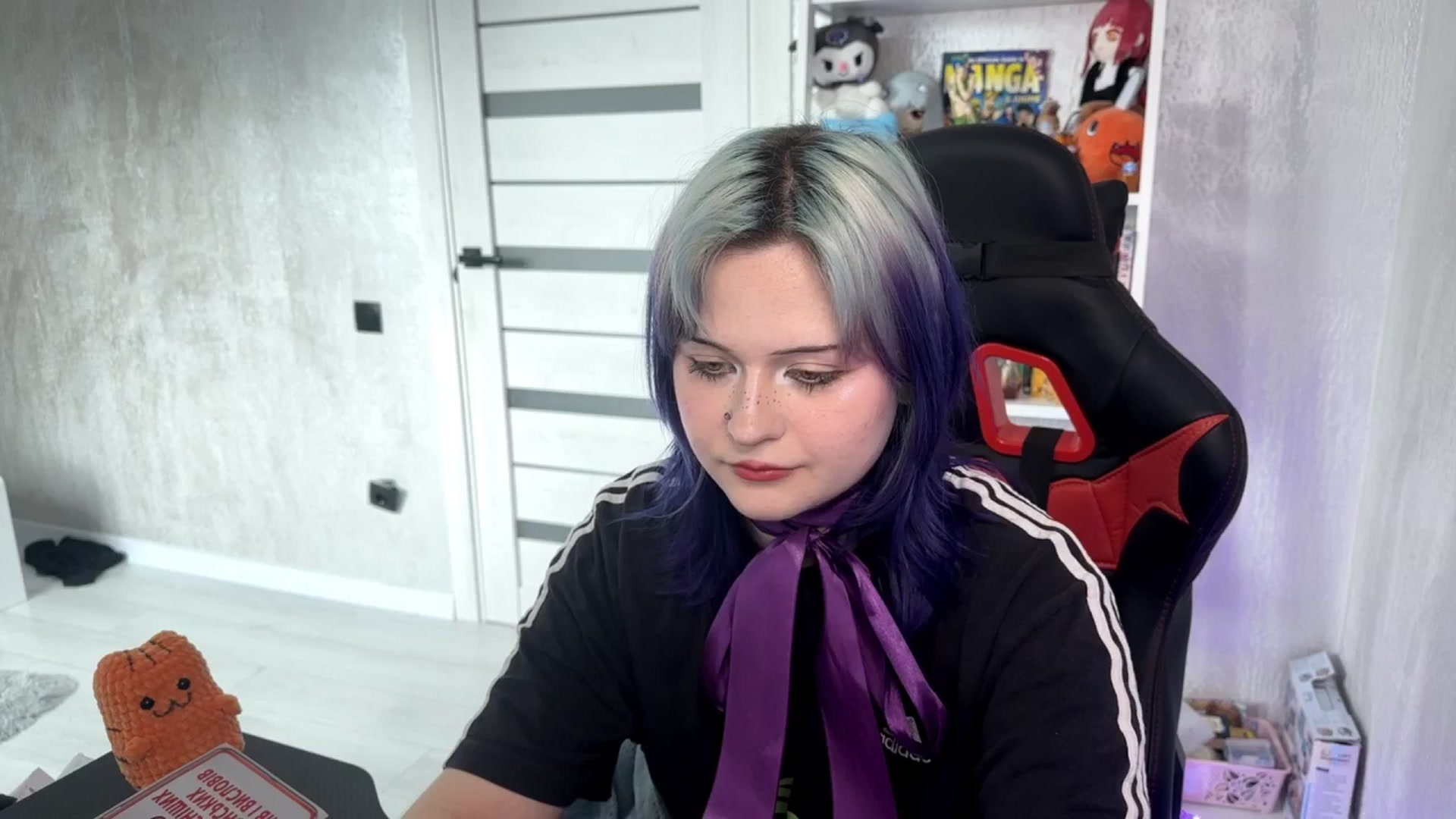 Gallery image thumbnail from v_chpek's myfreecams stream on, 03/16/2025, 11:46 image 14 of 20