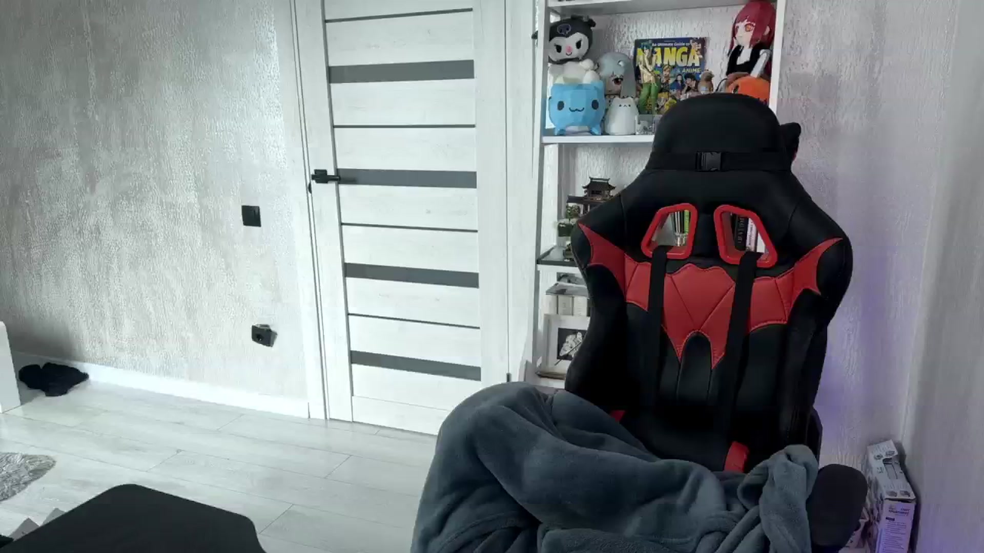 Gallery image thumbnail from v_chpek's myfreecams stream on, 03/16/2025, 11:46 image 1 of 20