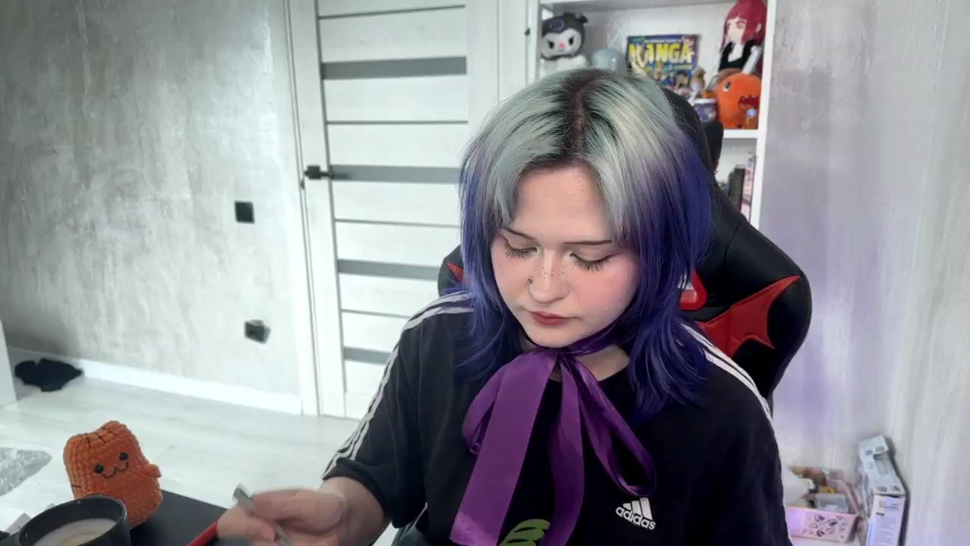 Gallery image thumbnail from v_chpek's myfreecams stream on, 03/16/2025, 11:46 image 2 of 20