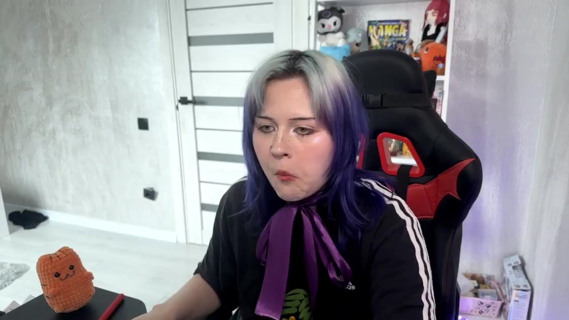 Gallery image thumbnail from v_chpek's myfreecams stream on, 03/16/2025, 11:46 image 6 of 20