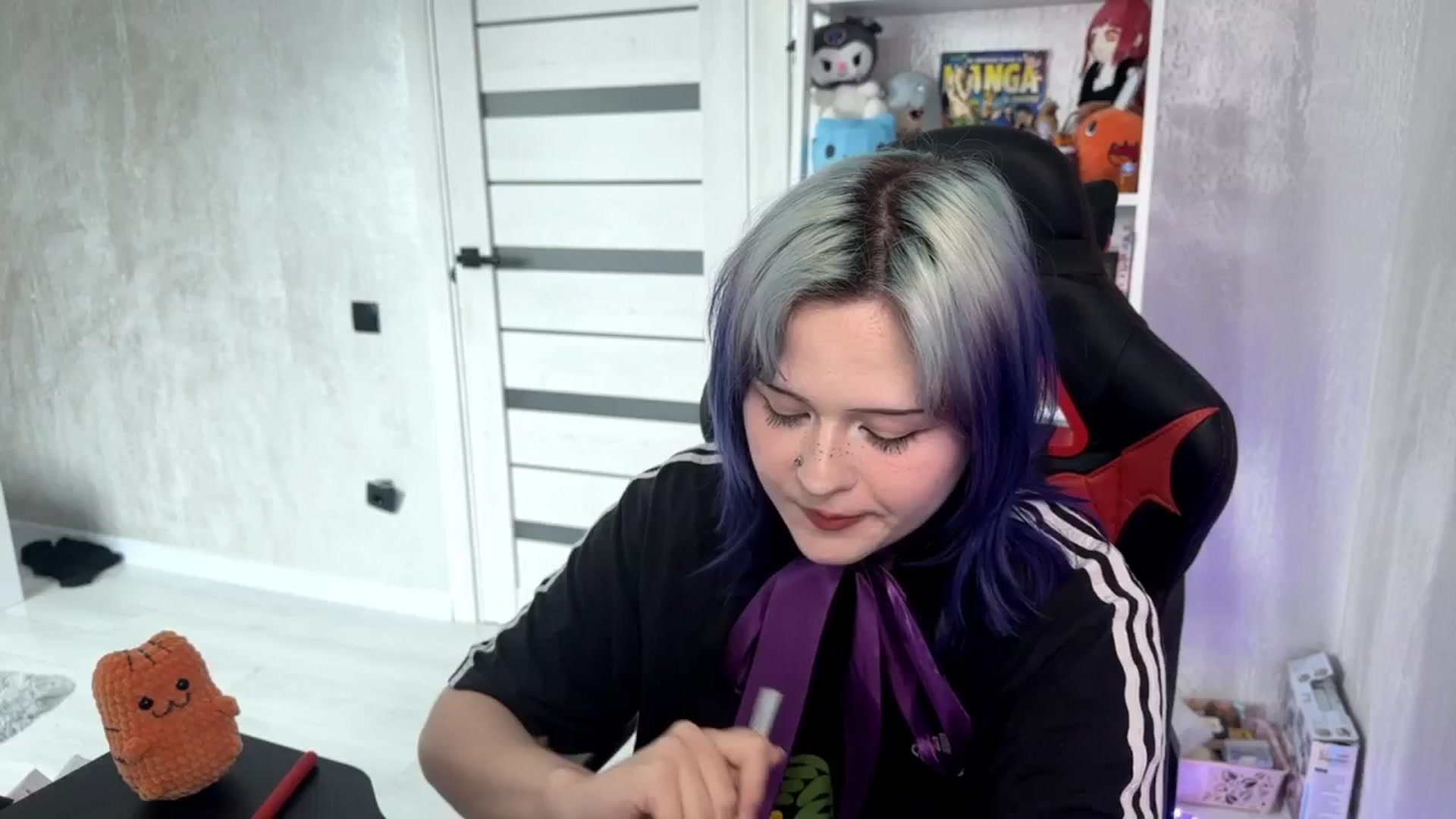 Gallery image thumbnail from v_chpek's myfreecams stream on, 03/16/2025, 11:46 image 7 of 20
