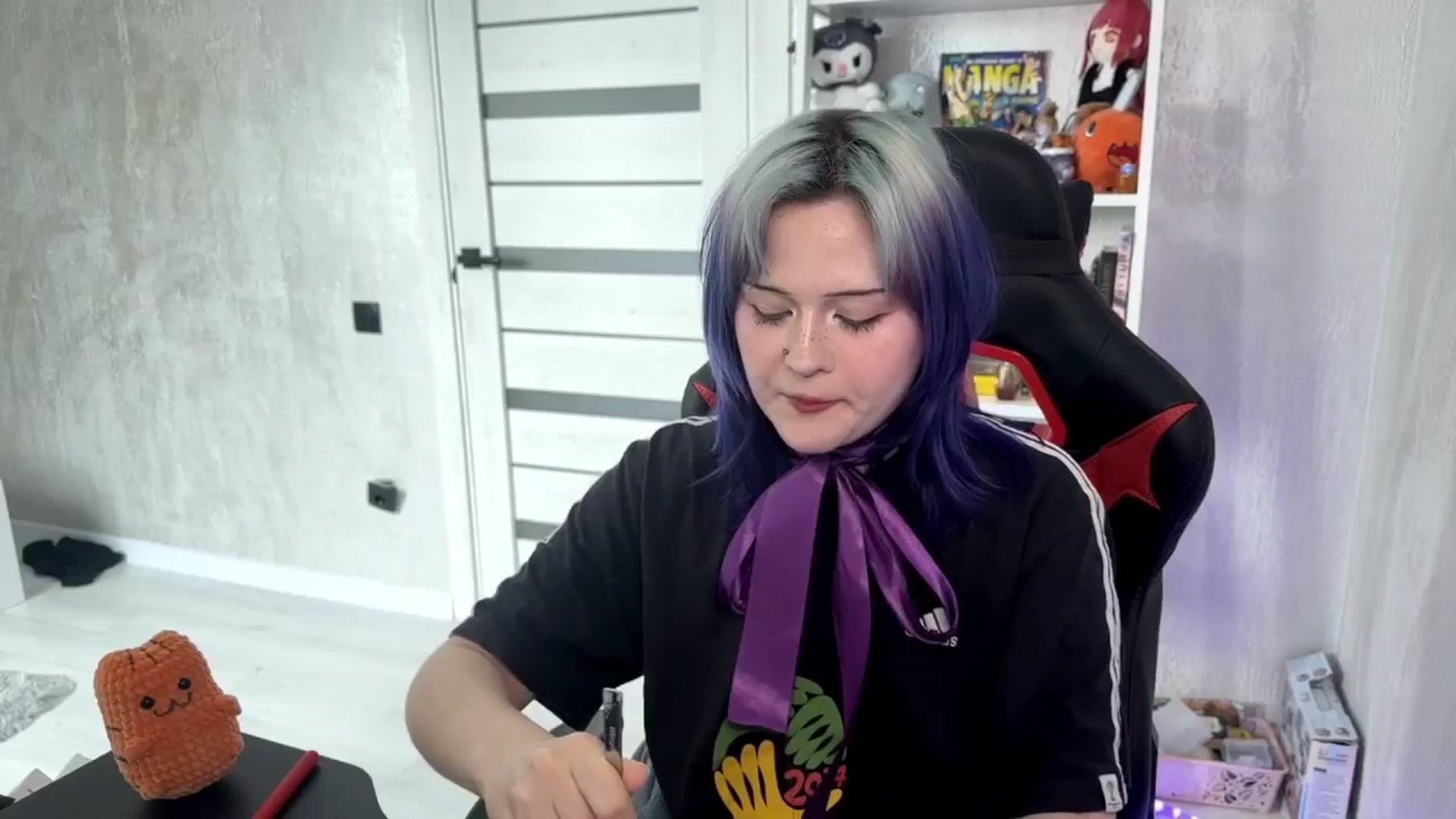 Gallery image thumbnail from v_chpek's myfreecams stream on, 03/16/2025, 11:46 image 5 of 20