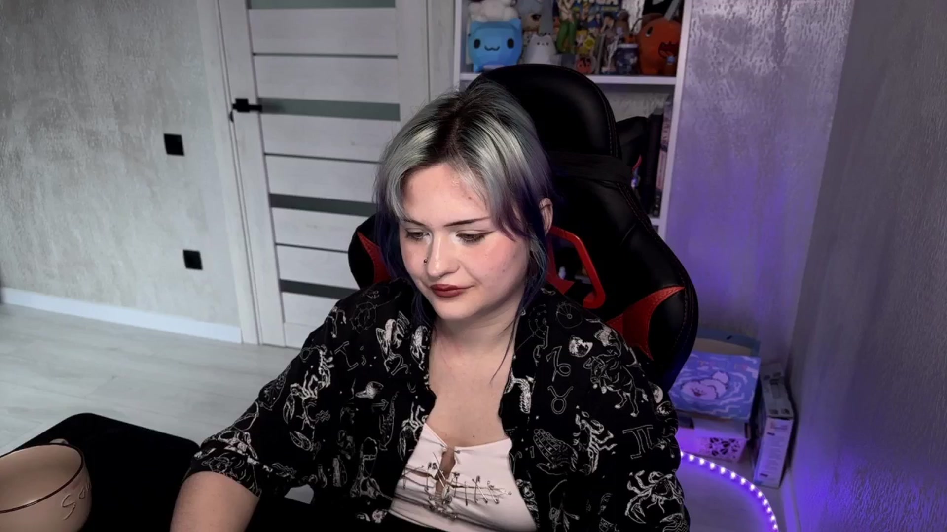 Gallery image thumbnail from v_chpek's myfreecams stream on, 03/31/2025, 07:39 image 19 of 20
