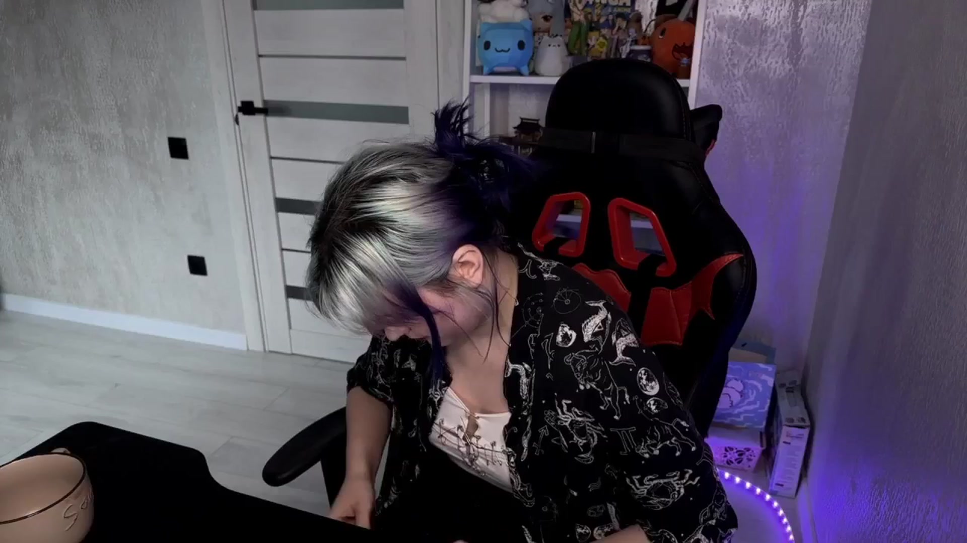 Gallery image thumbnail from v_chpek's myfreecams stream on, 03/31/2025, 07:39 image 10 of 20