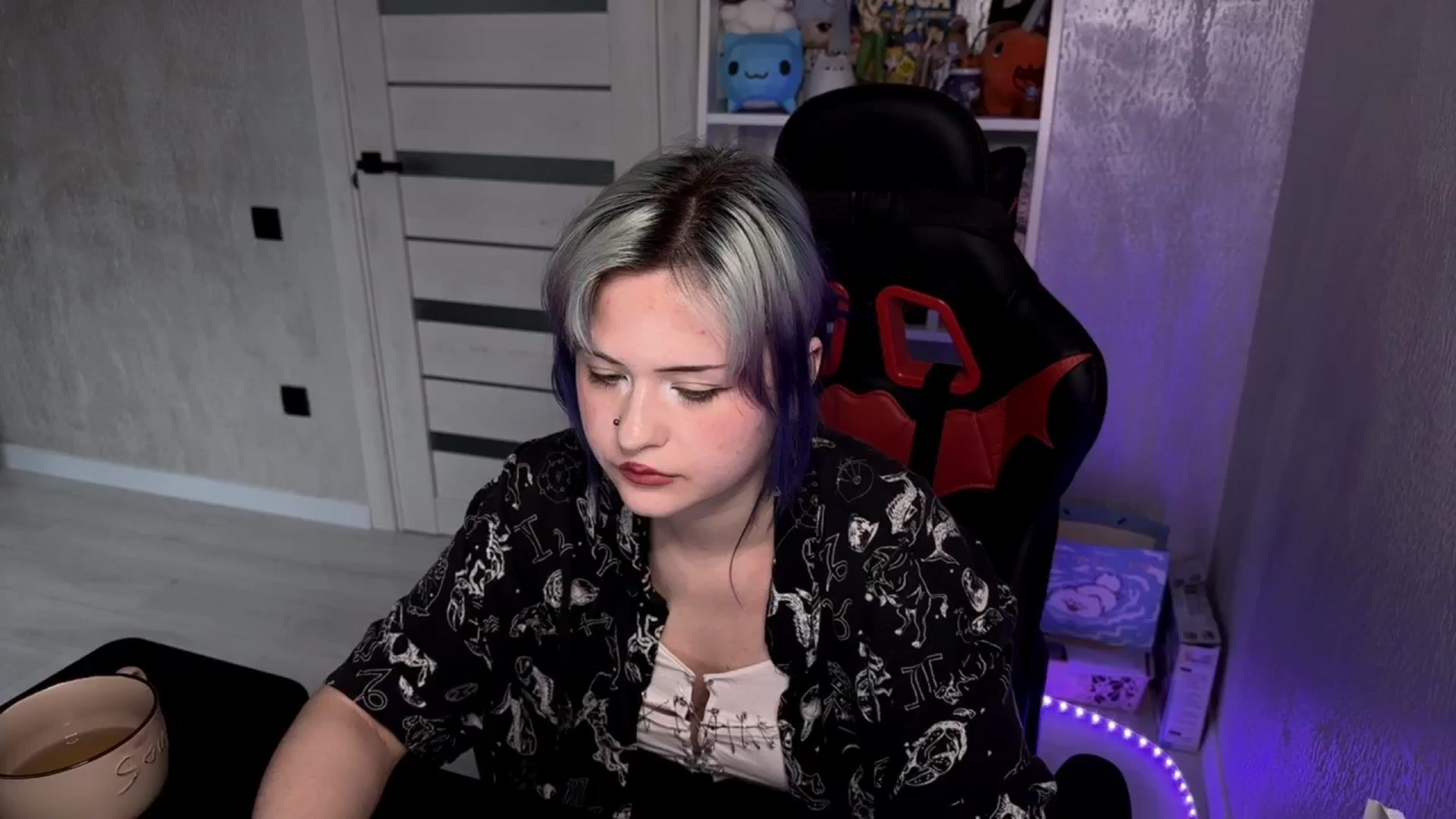 Gallery image thumbnail from v_chpek's myfreecams stream on, 03/31/2025, 07:39 image 2 of 20