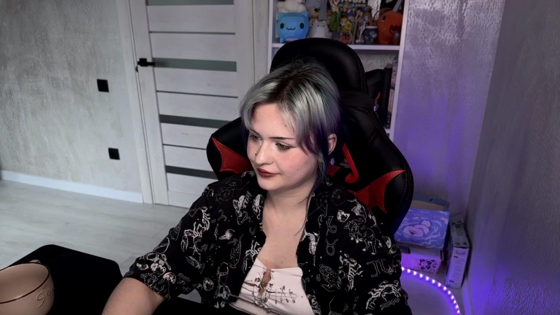 Gallery image thumbnail from v_chpek's myfreecams stream on, 03/31/2025, 07:39 image 20 of 20