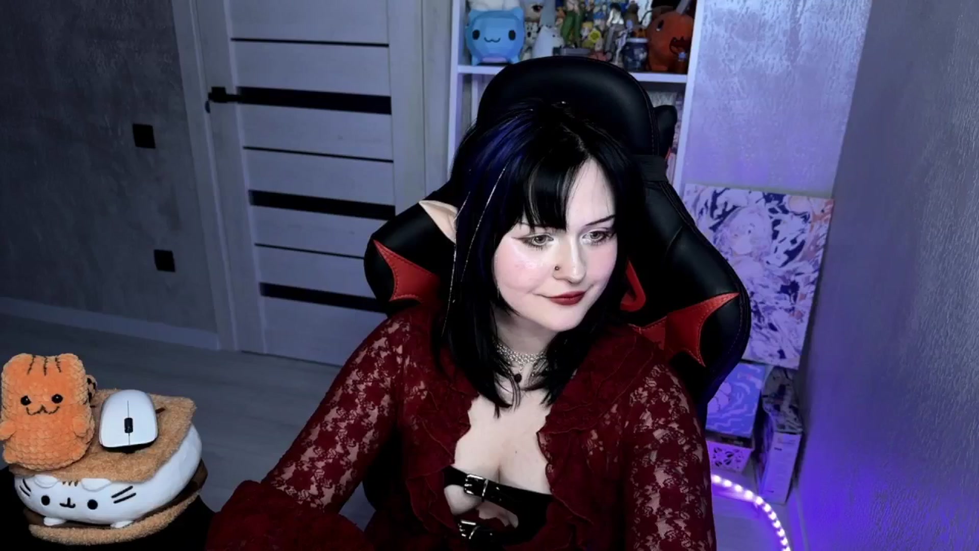Gallery image thumbnail from v_chpek's myfreecams stream on, 04/05/2025, 18:11 image 14 of 20