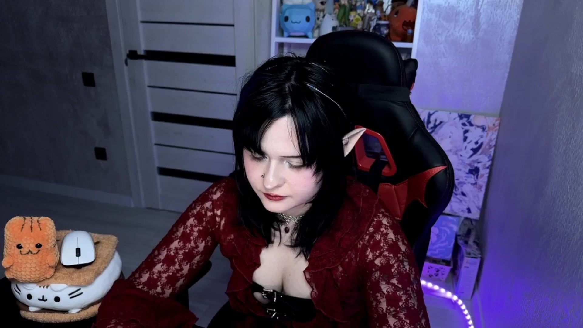 Gallery image thumbnail from v_chpek's myfreecams stream on, 04/05/2025, 18:11 image 19 of 20