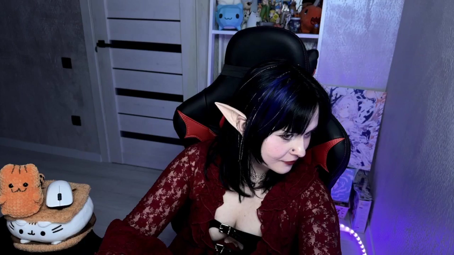 Gallery image thumbnail from v_chpek's myfreecams stream on, 04/05/2025, 18:11 image 16 of 20