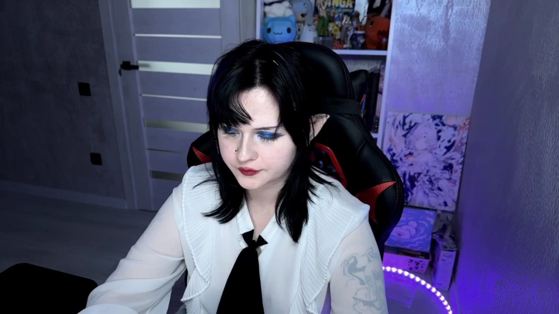 Gallery image thumbnail from v_chpek's myfreecams stream on, 04/10/2025, 15:58 image 17 of 20