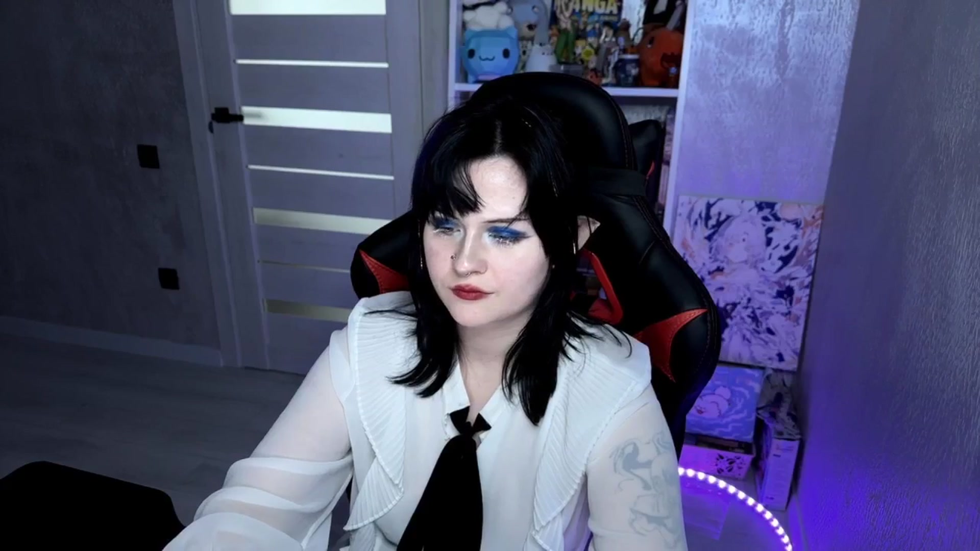 Gallery image thumbnail from v_chpek's myfreecams stream on, 04/10/2025, 15:58 image 13 of 20