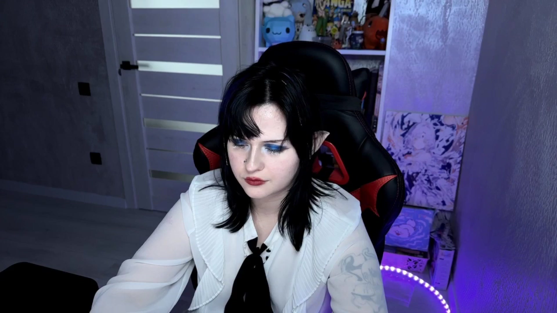 Gallery image thumbnail from v_chpek's myfreecams stream on, 04/10/2025, 15:58 image 16 of 20