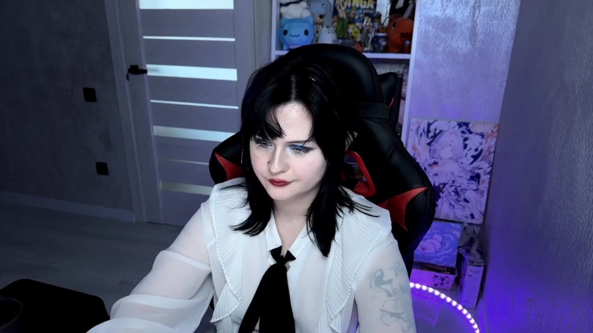 Gallery image thumbnail from v_chpek's myfreecams stream on, 04/10/2025, 15:58 image 8 of 20