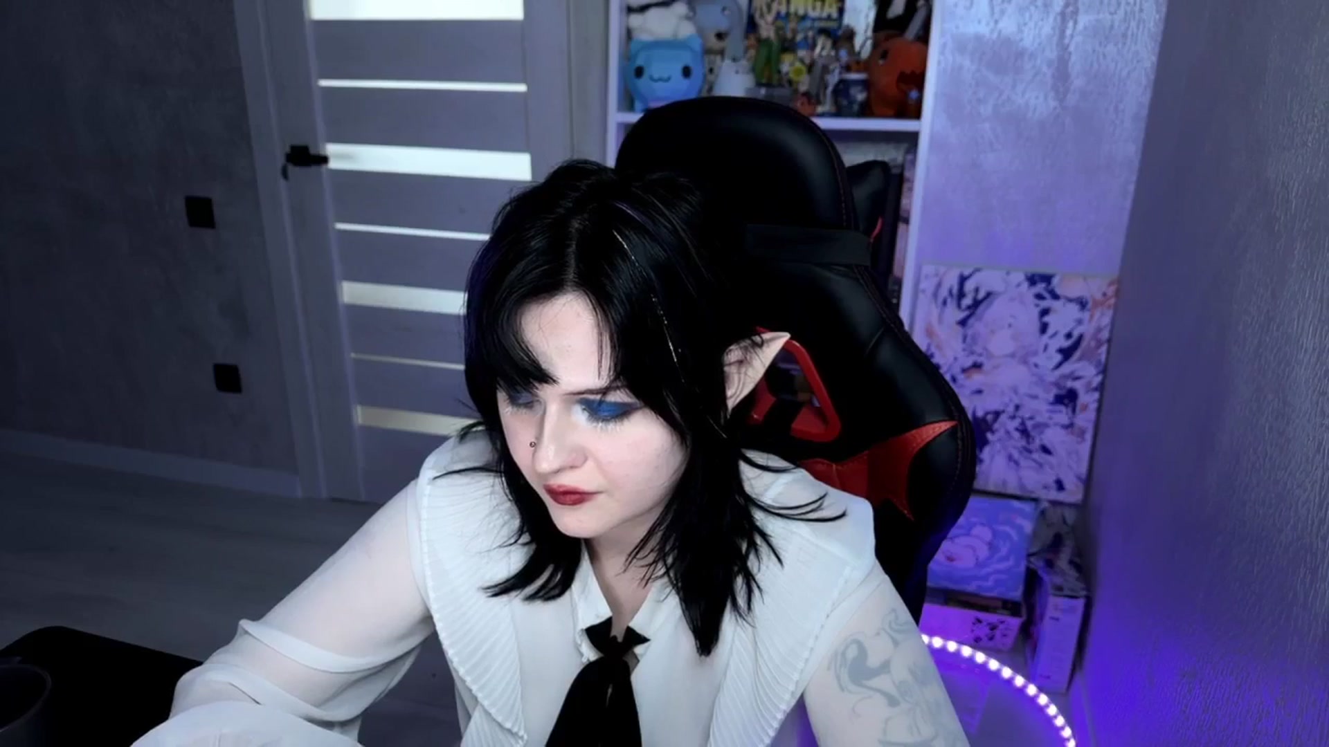 Gallery image thumbnail from v_chpek's myfreecams stream on, 04/10/2025, 15:58 image 6 of 20