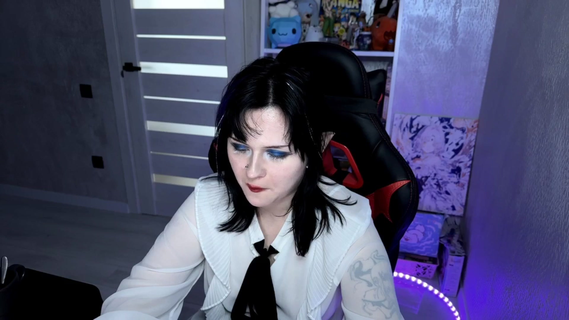 Gallery image thumbnail from v_chpek's myfreecams stream on, 04/10/2025, 15:58 image 2 of 20