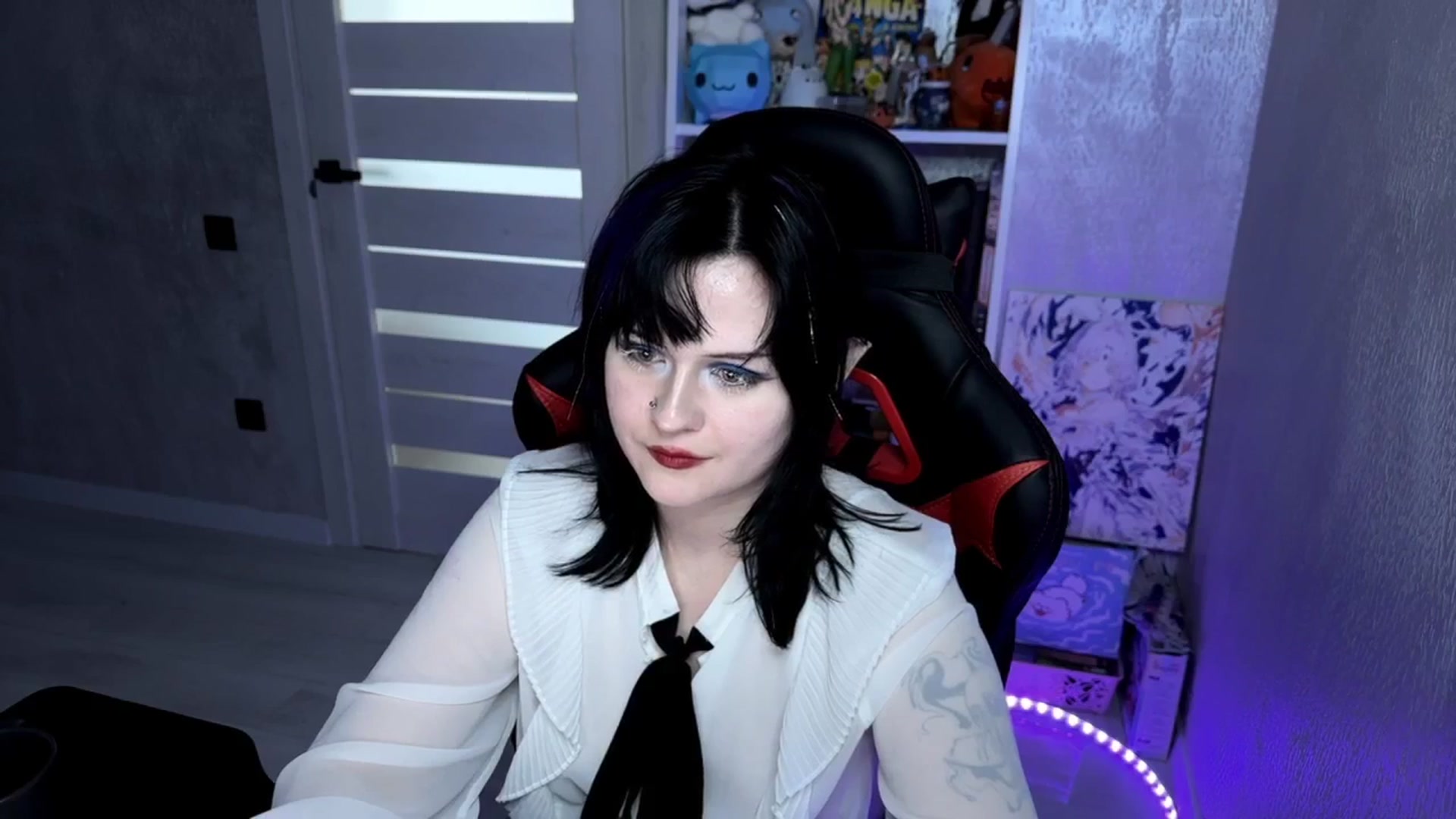 Gallery image thumbnail from v_chpek's myfreecams stream on, 04/10/2025, 15:58 image 5 of 20