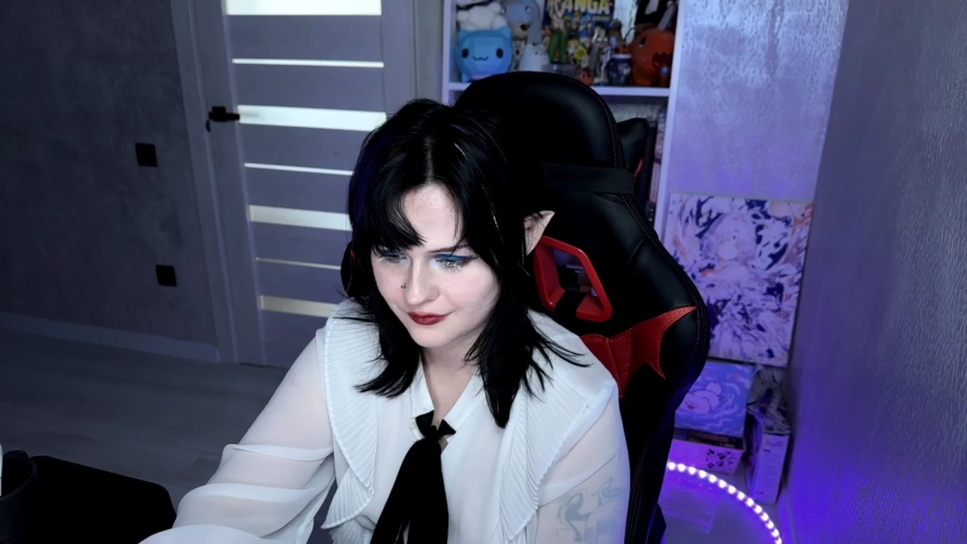 Gallery image thumbnail from v_chpek's myfreecams stream on, 04/10/2025, 15:58 image 4 of 20