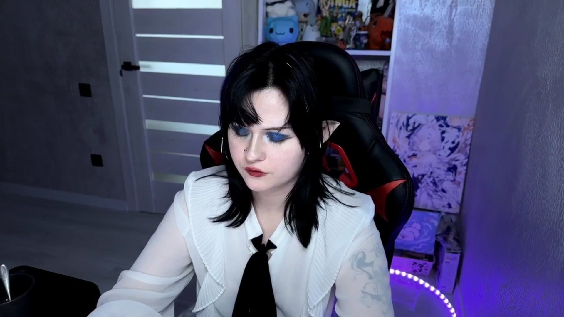 Gallery image thumbnail from v_chpek's myfreecams stream on, 04/10/2025, 15:58 image 10 of 20