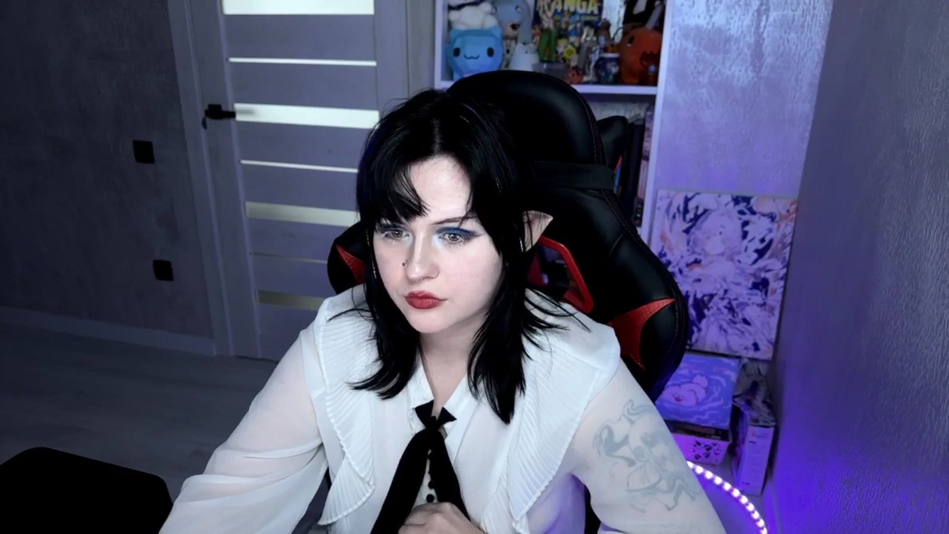 Gallery image thumbnail from v_chpek's myfreecams stream on, 04/10/2025, 15:58 image 14 of 20