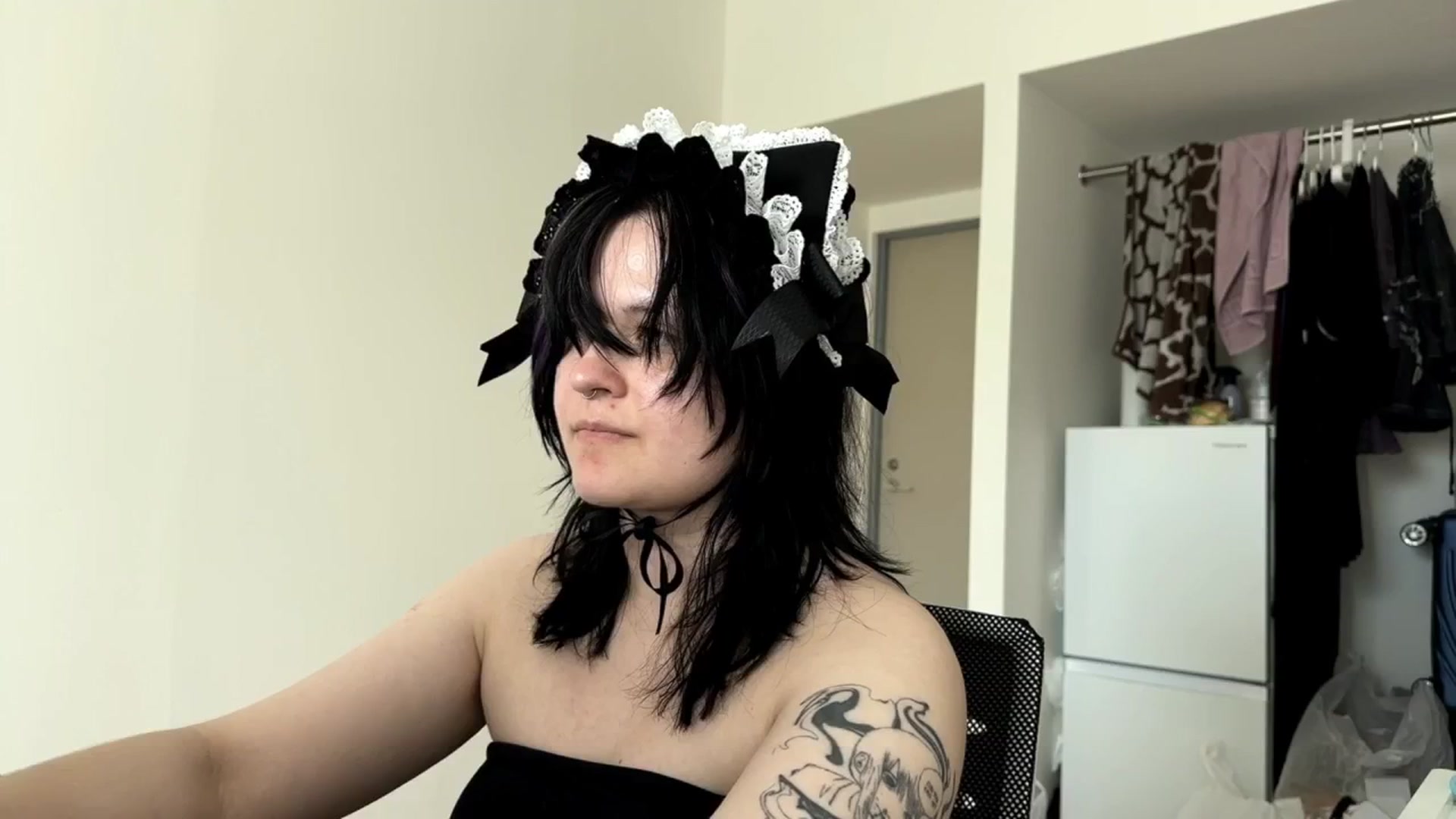 Gallery image thumbnail from v_chpek's myfreecams stream on, 06/26/2025, 01:42 image 7 of 20