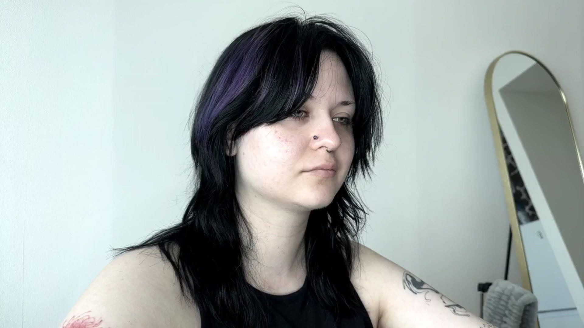 Gallery image thumbnail from v_chpek's myfreecams stream on, 07/25/2025, 01:28 image 11 of 20