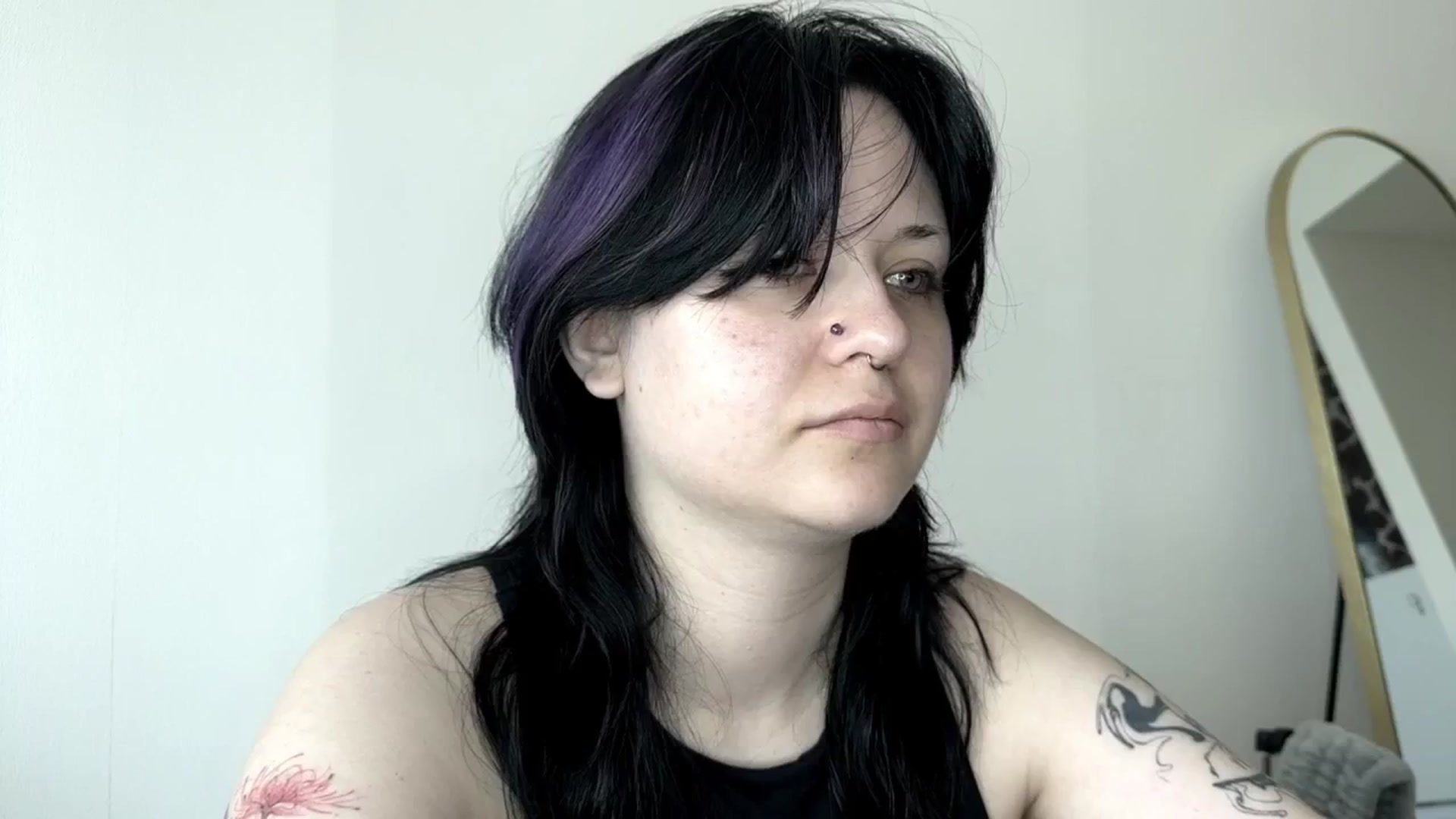 Gallery image thumbnail from v_chpek's myfreecams stream on, 07/25/2025, 01:28 image 6 of 20
