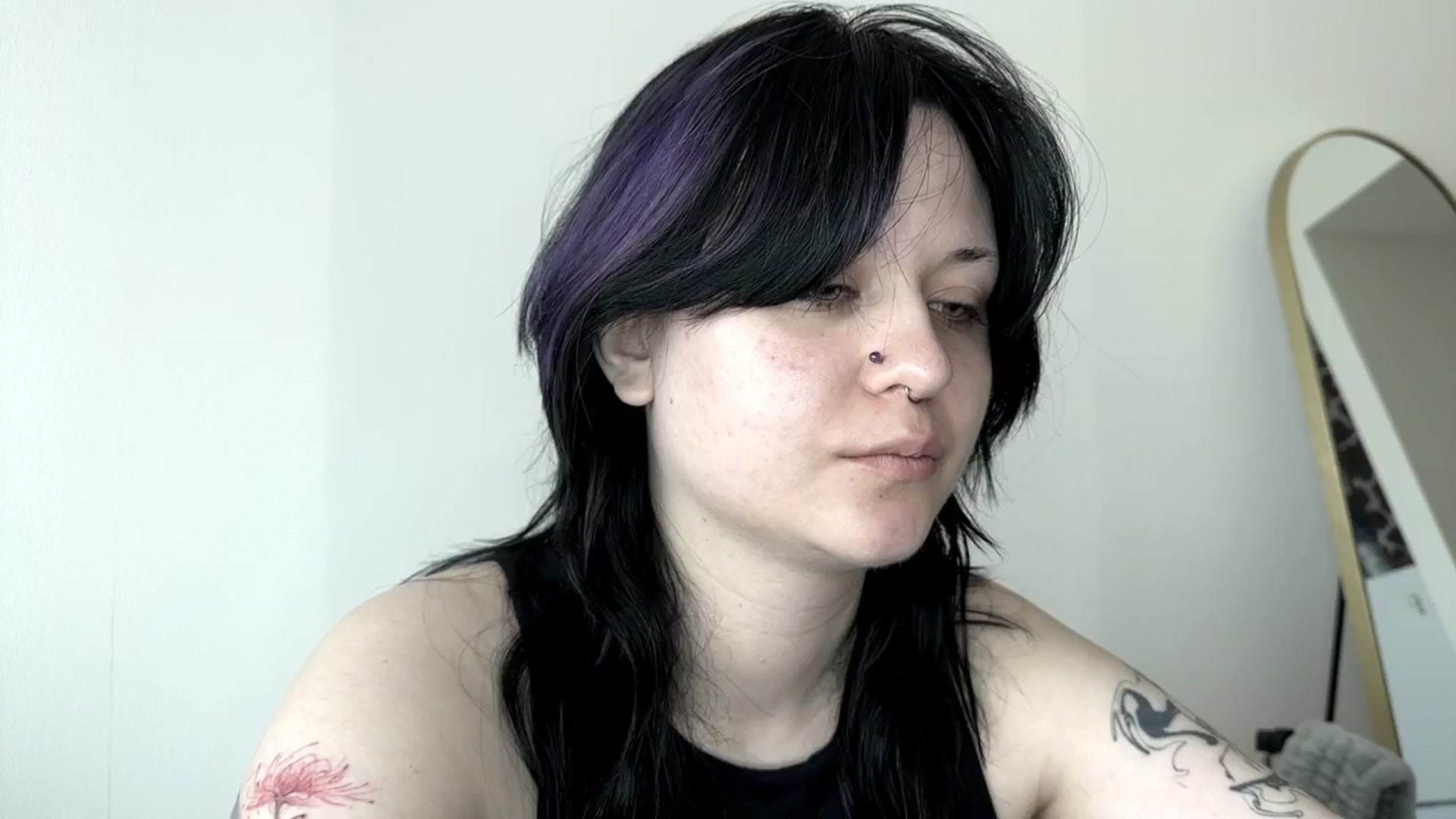 Gallery image thumbnail from v_chpek's myfreecams stream on, 07/25/2025, 01:28 image 9 of 20