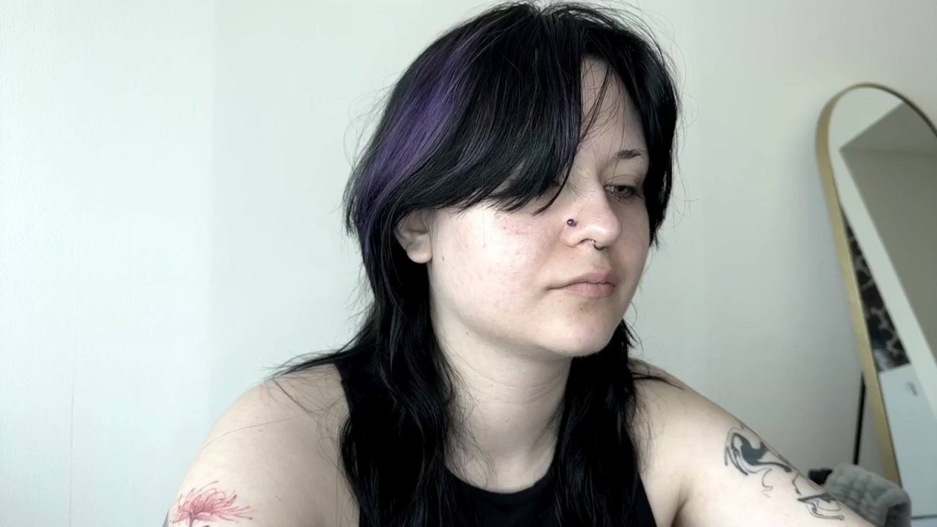 Gallery image thumbnail from v_chpek's myfreecams stream on, 07/25/2025, 01:28 image 8 of 20