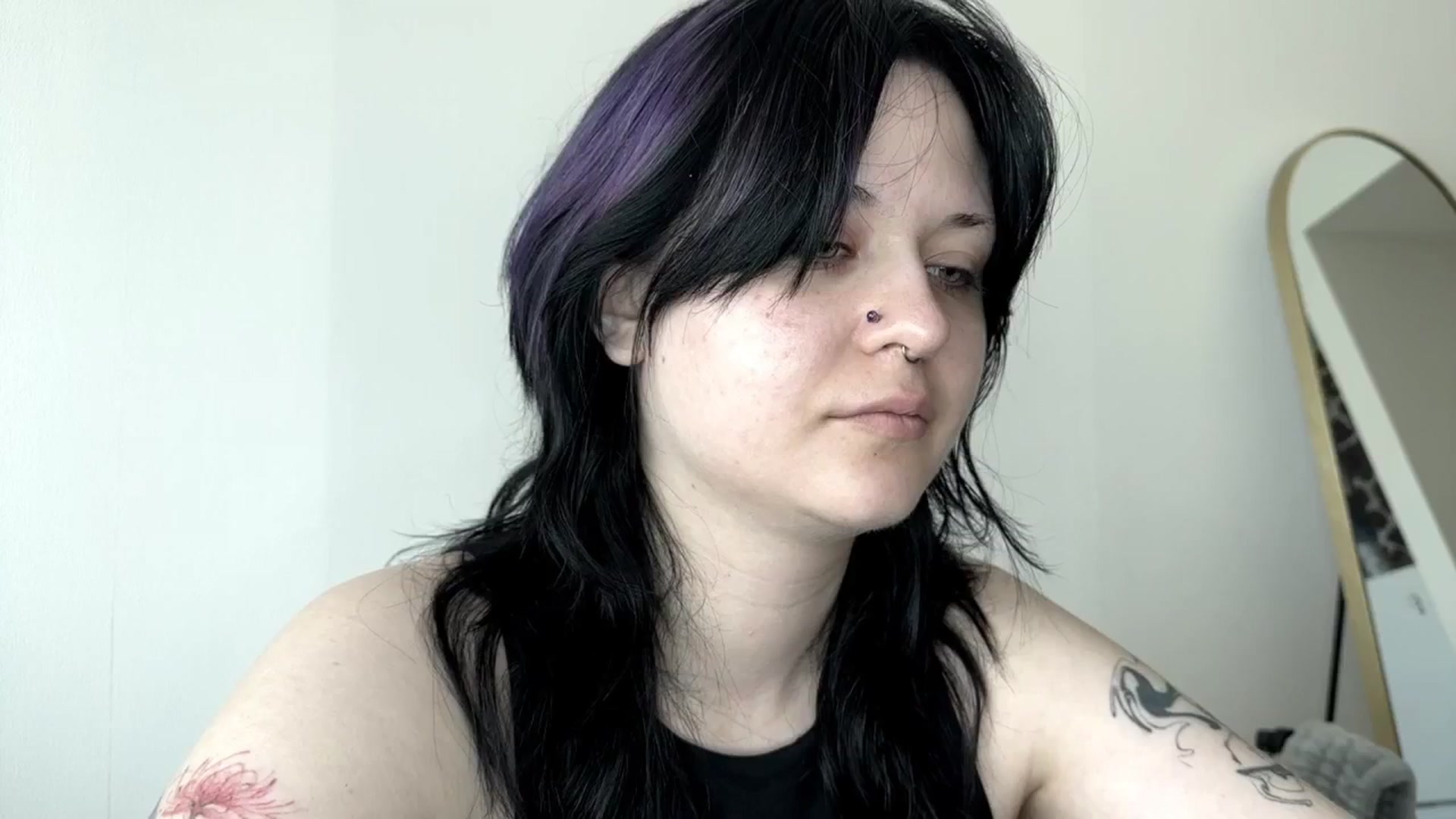Gallery image thumbnail from v_chpek's myfreecams stream on, 07/25/2025, 01:28 image 10 of 20