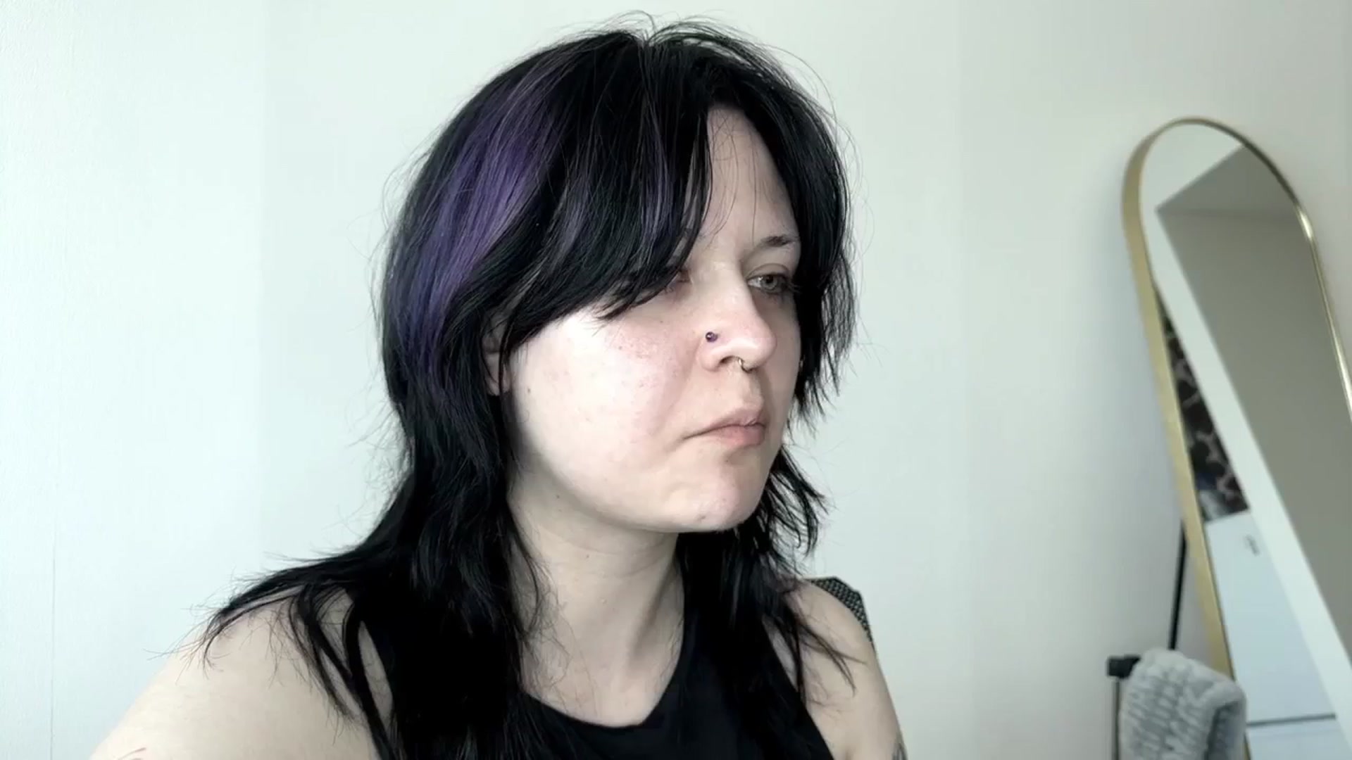 Gallery image thumbnail from v_chpek's myfreecams stream on, 07/25/2025, 01:28 image 16 of 20