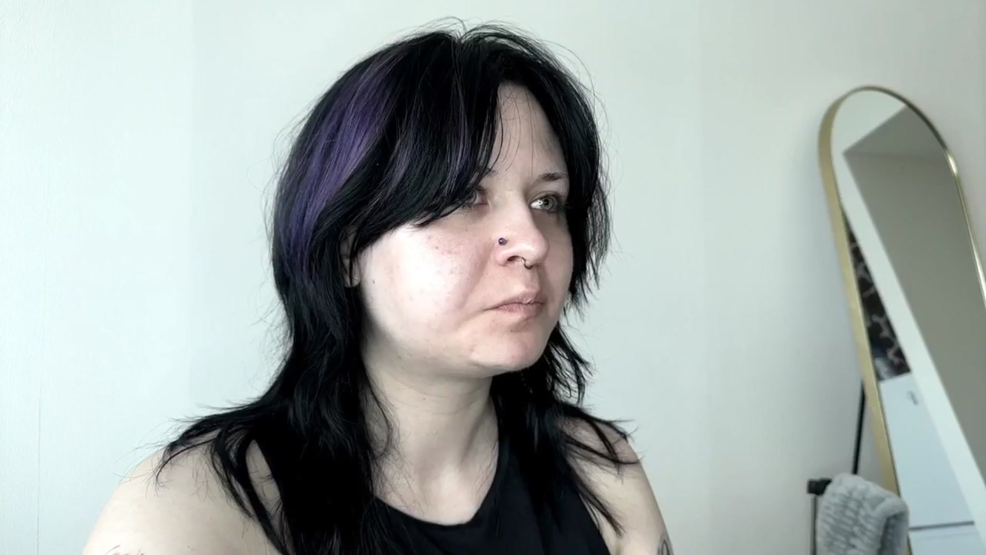 Gallery image thumbnail from v_chpek's myfreecams stream on, 07/25/2025, 01:28 image 15 of 20