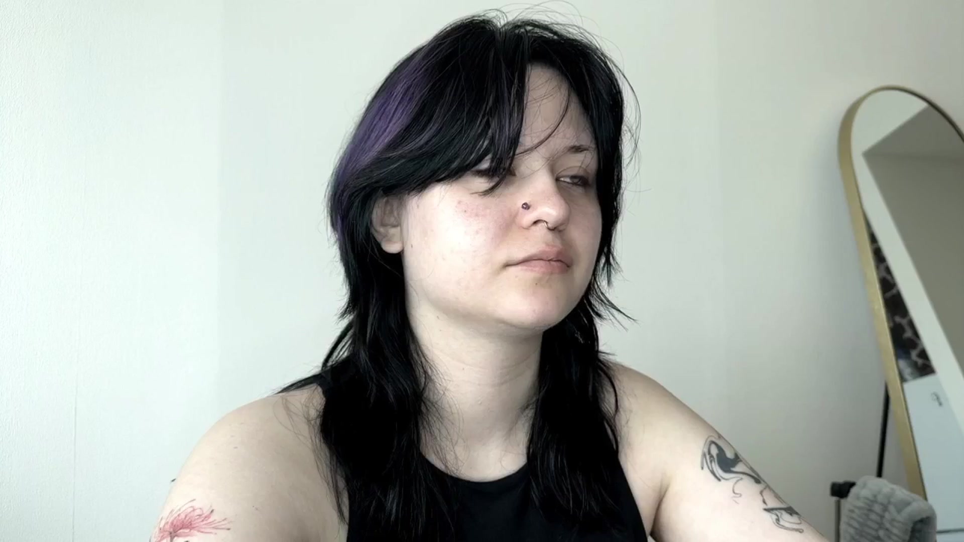 Gallery image thumbnail from v_chpek's myfreecams stream on, 07/25/2025, 01:28 image 2 of 20