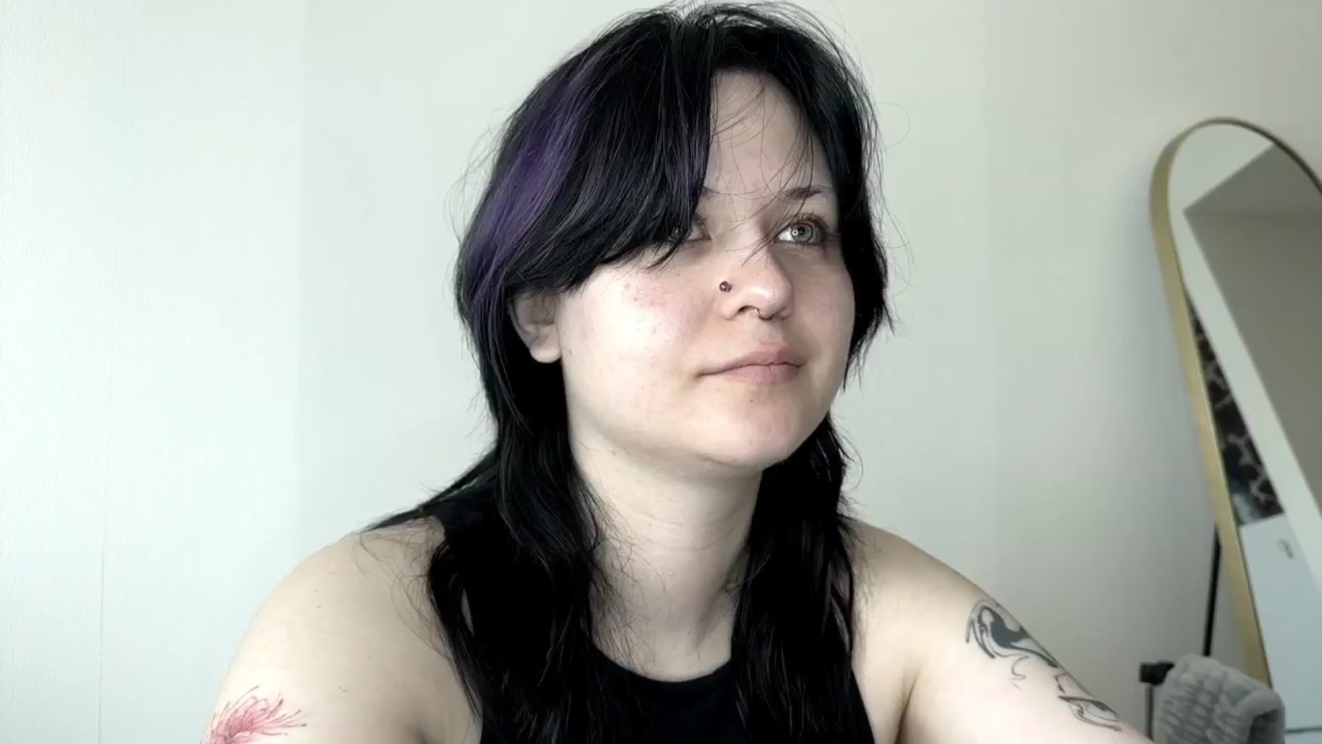 Gallery image thumbnail from v_chpek's myfreecams stream on, 07/25/2025, 01:28 image 3 of 20