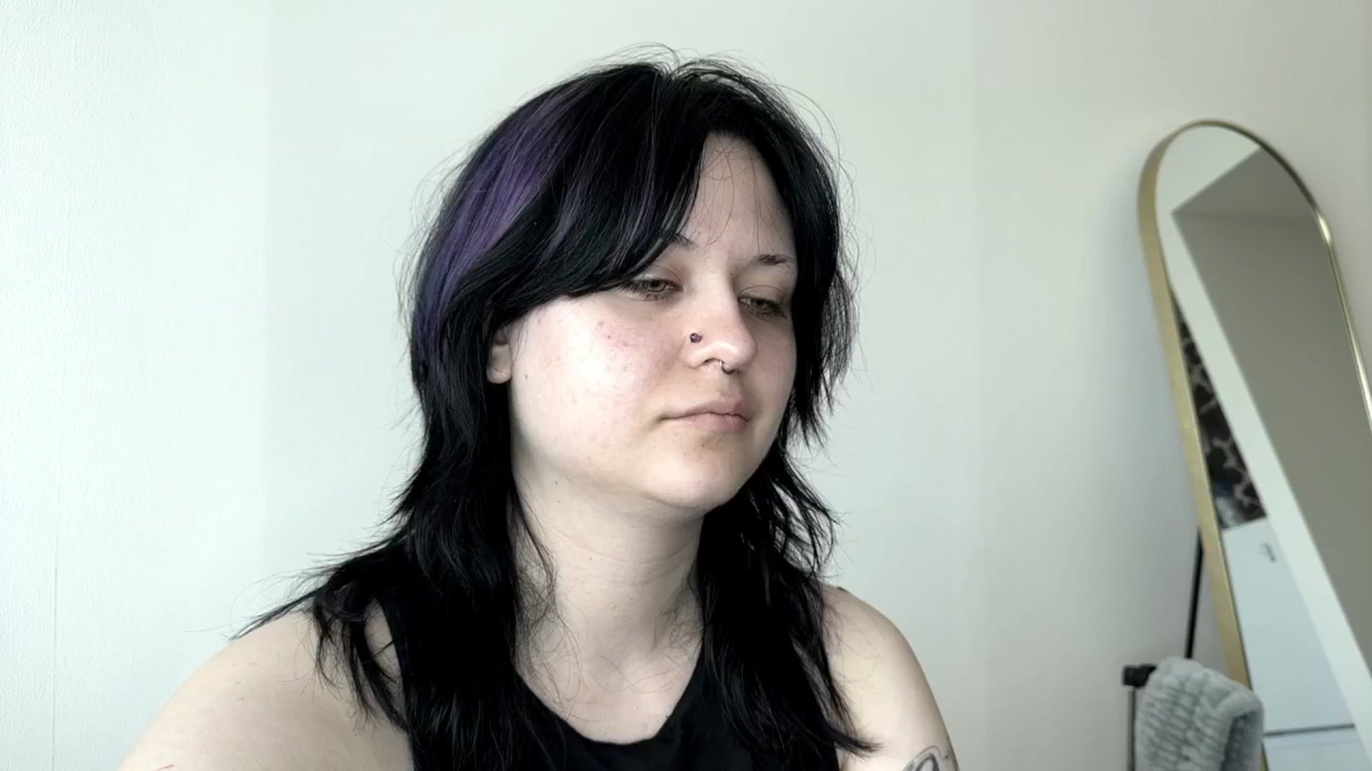Gallery image thumbnail from v_chpek's myfreecams stream on, 07/25/2025, 01:28 image 14 of 20