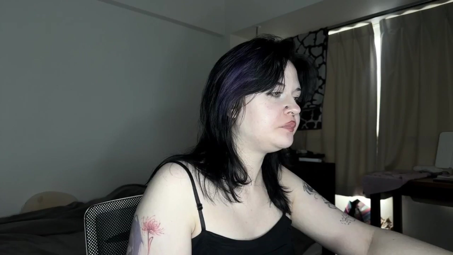Gallery image thumbnail from v_chpek's myfreecams stream on, 07/31/2025, 24:29 image 7 of 20