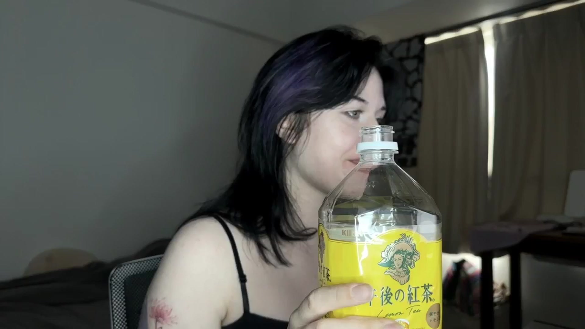 Gallery image thumbnail from v_chpek's myfreecams stream on, 07/31/2025, 24:29 image 11 of 20