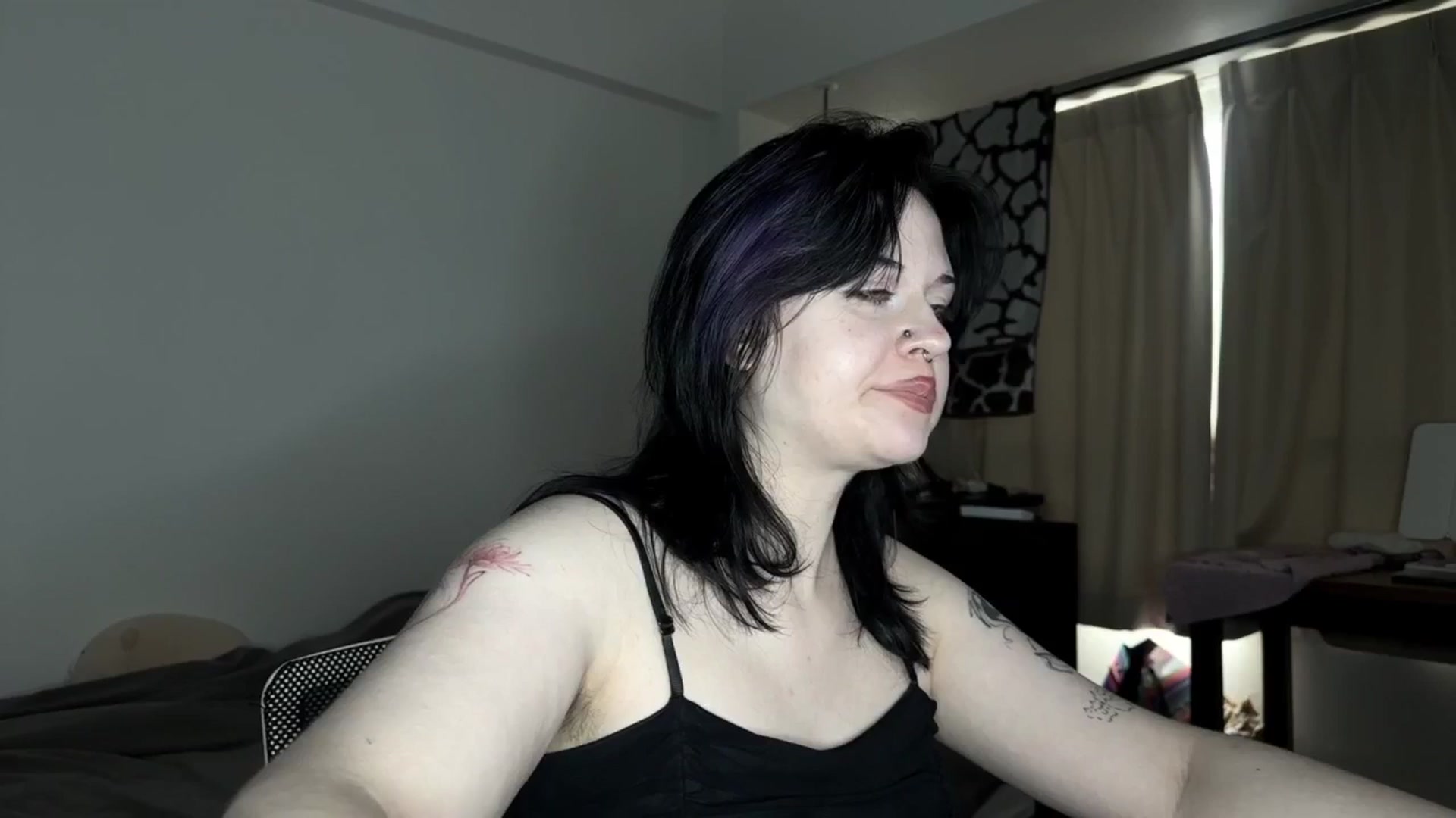 Gallery image thumbnail from v_chpek's myfreecams stream on, 07/31/2025, 24:29 image 8 of 20