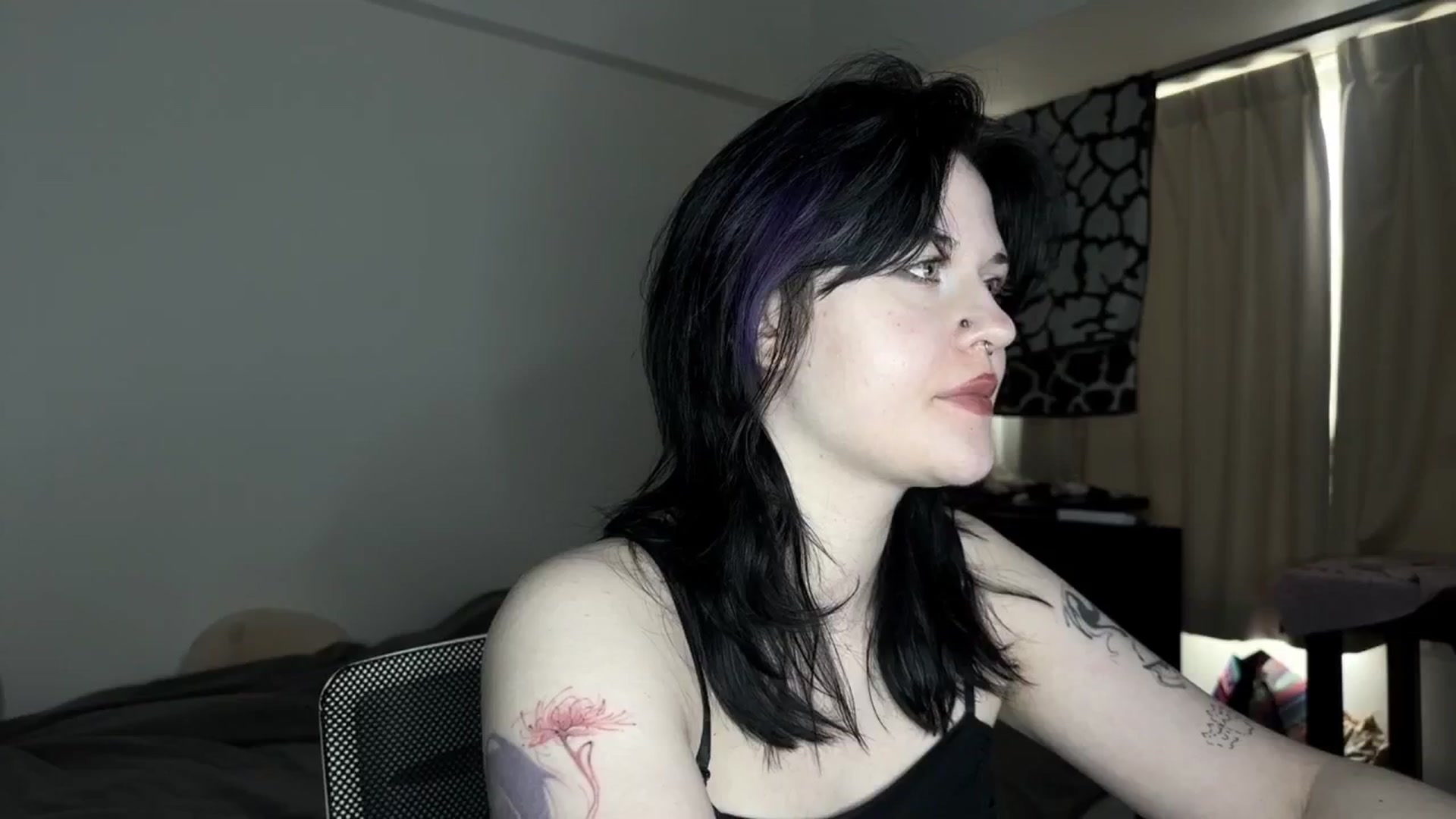 Gallery image thumbnail from v_chpek's myfreecams stream on, 07/31/2025, 24:29 image 20 of 20