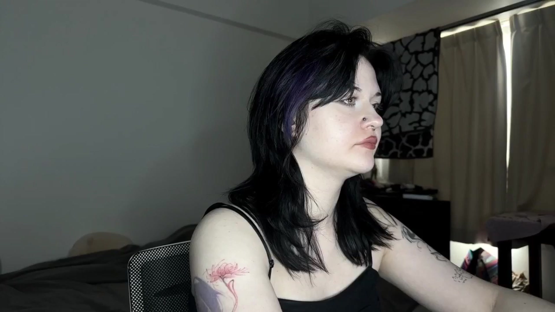Gallery image thumbnail from v_chpek's myfreecams stream on, 07/31/2025, 24:29 image 16 of 20