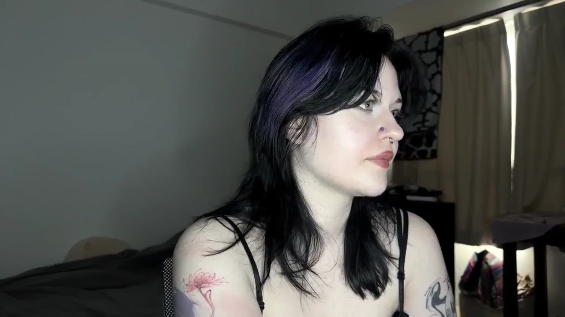 Gallery image thumbnail from v_chpek's myfreecams stream on, 07/31/2025, 01:28 image 14 of 20