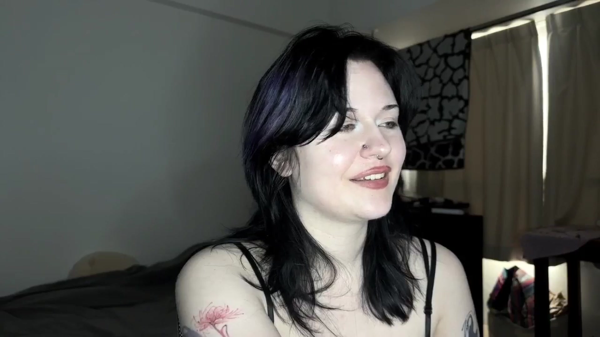 Gallery image thumbnail from v_chpek's myfreecams stream on, 07/31/2025, 01:28 image 11 of 20