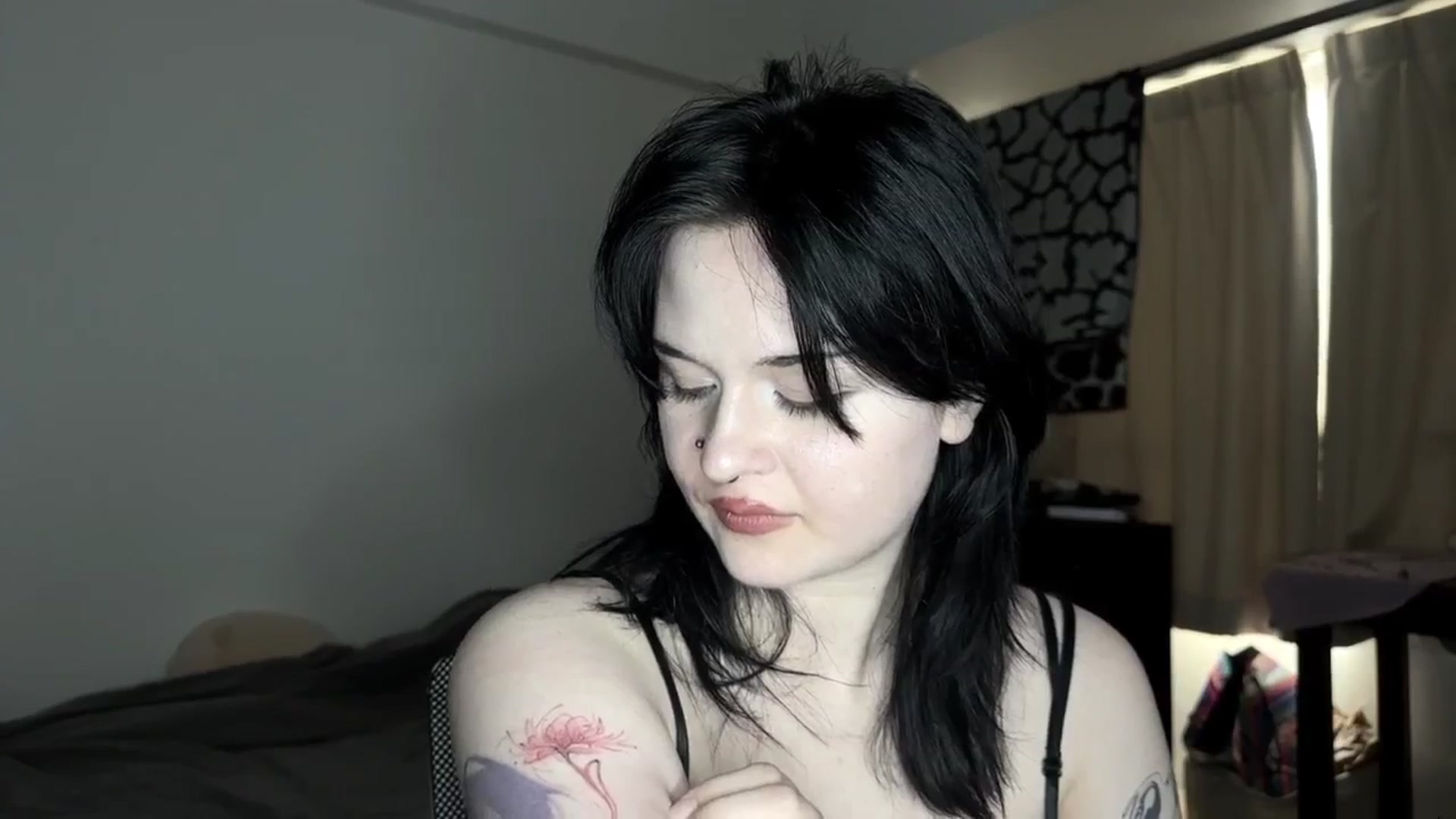 Gallery image thumbnail from v_chpek's myfreecams stream on, 07/31/2025, 01:28 image 12 of 20