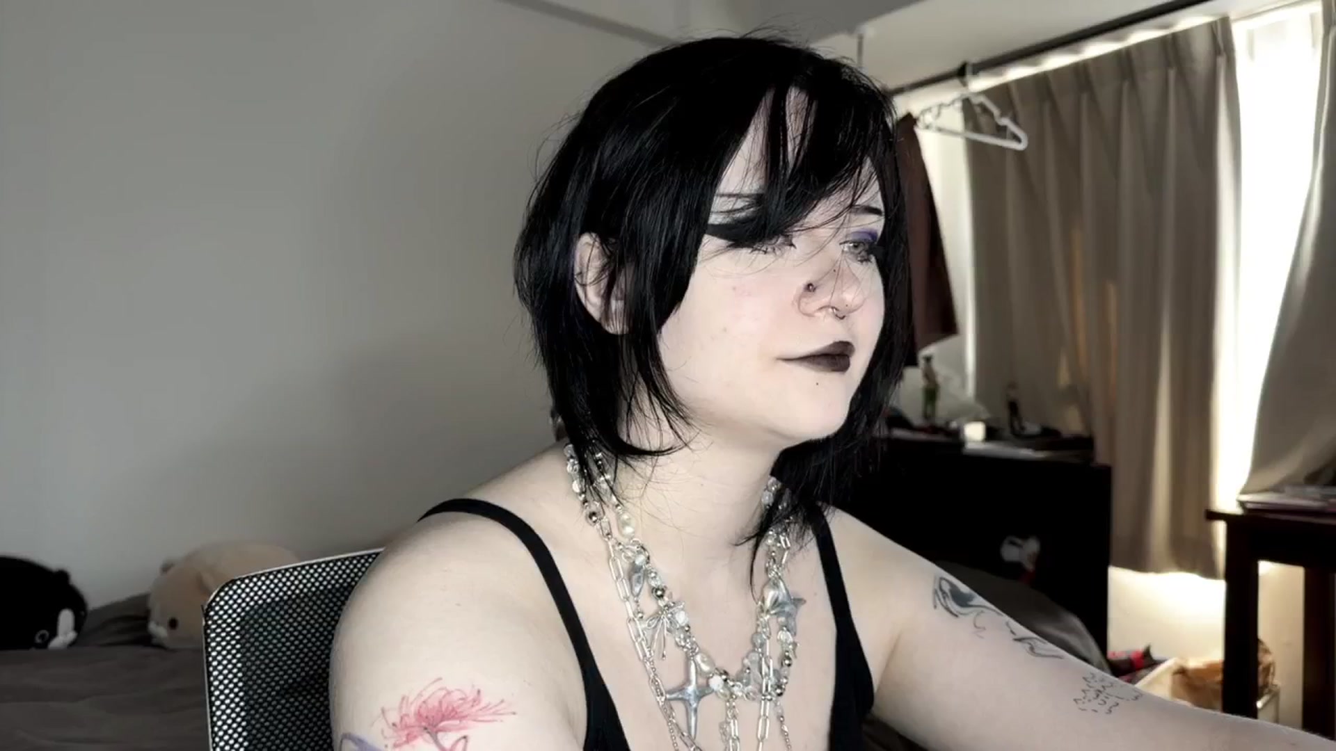 Gallery image thumbnail from v_chpek's myfreecams stream on, 09/06/2025, 02:14 image 2 of 20