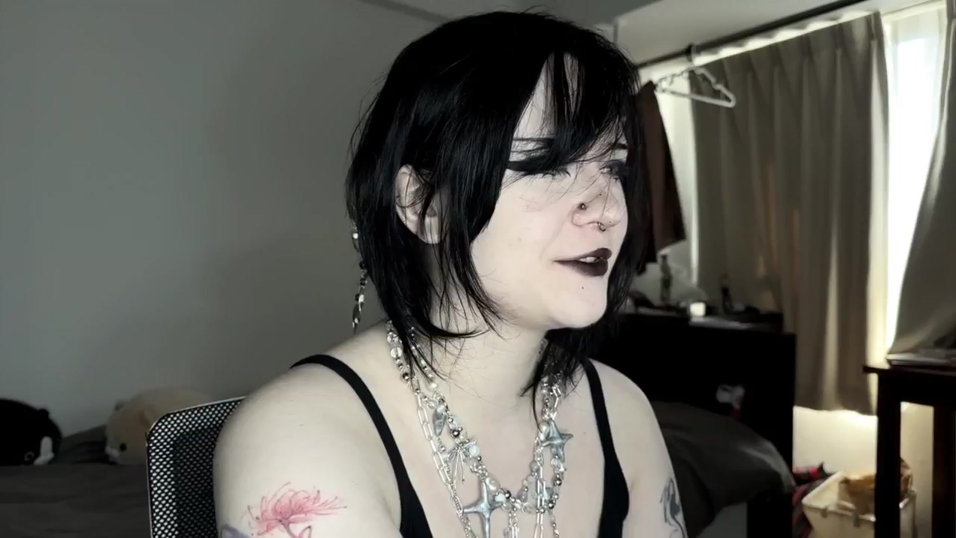 Gallery image thumbnail from v_chpek's myfreecams stream on, 09/06/2025, 02:14 image 3 of 20