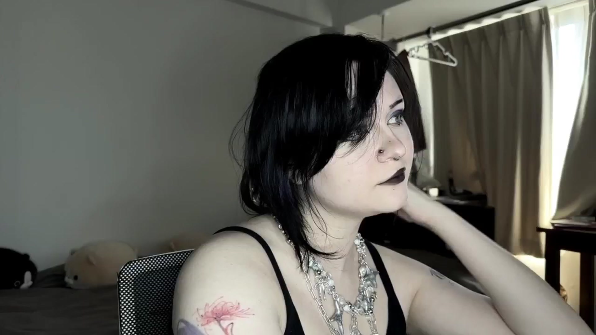 Gallery image thumbnail from v_chpek's myfreecams stream on, 09/06/2025, 02:14 image 14 of 20