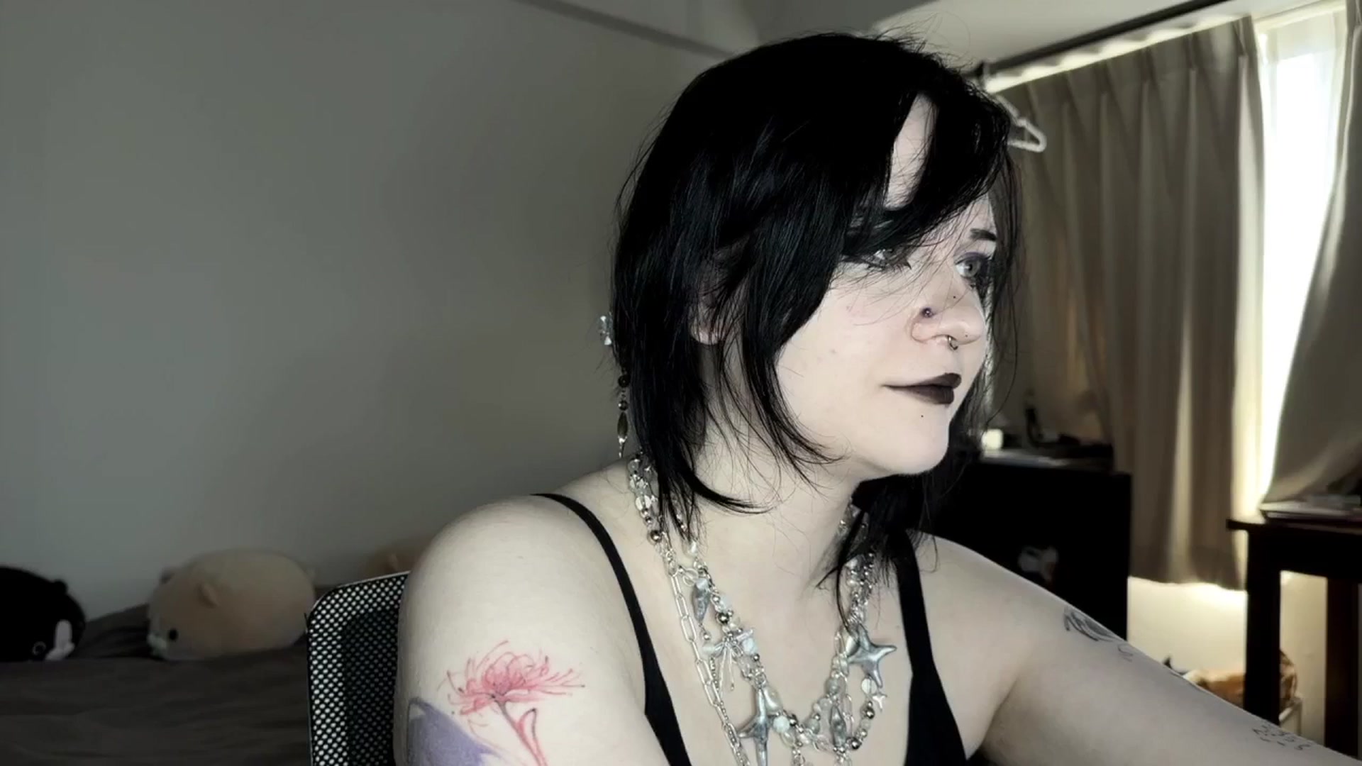 Gallery image thumbnail from v_chpek's myfreecams stream on, 09/06/2025, 02:14 image 10 of 20
