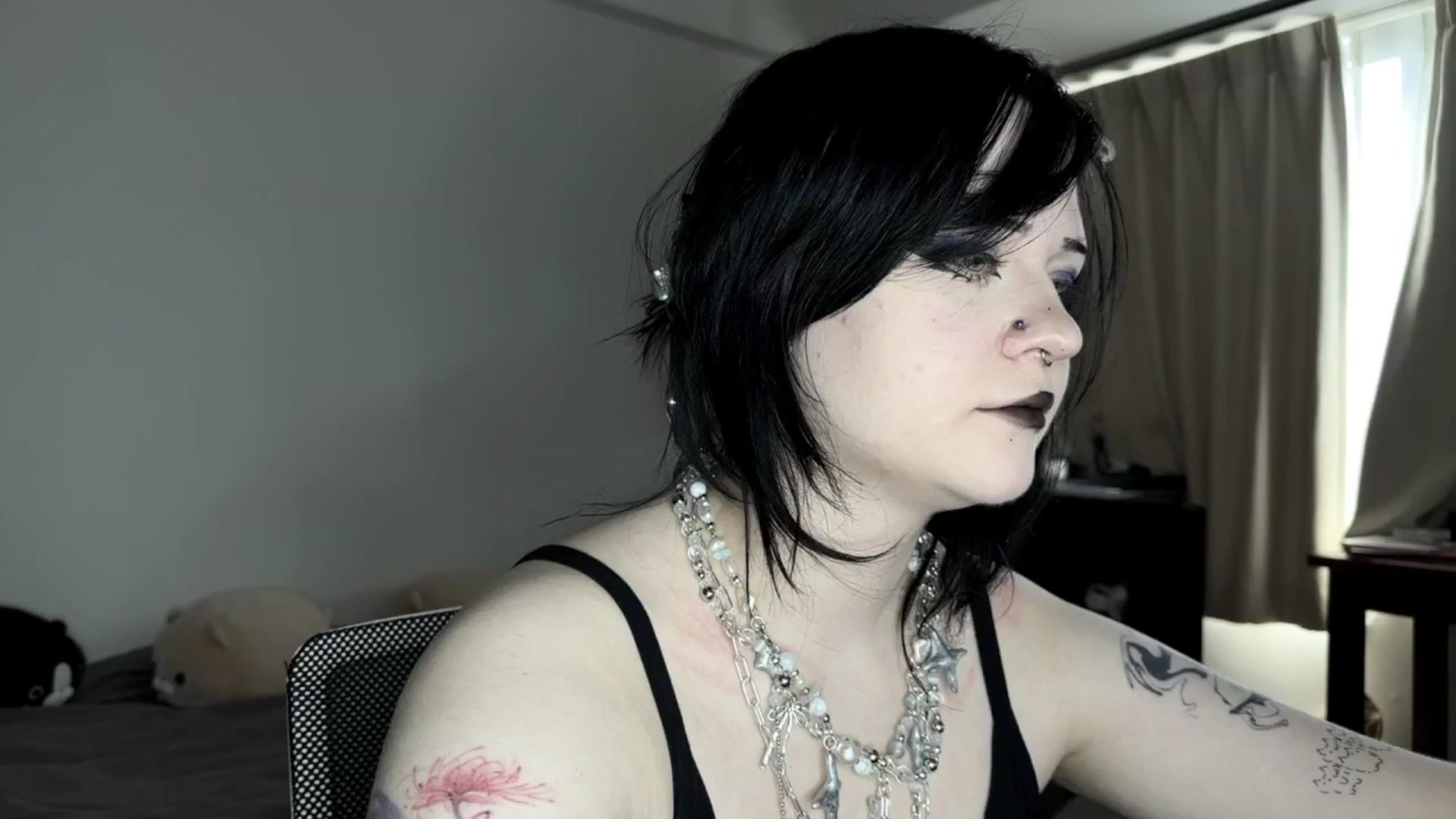 Gallery image thumbnail from v_chpek's myfreecams stream on, 09/06/2025, 02:14 image 19 of 20