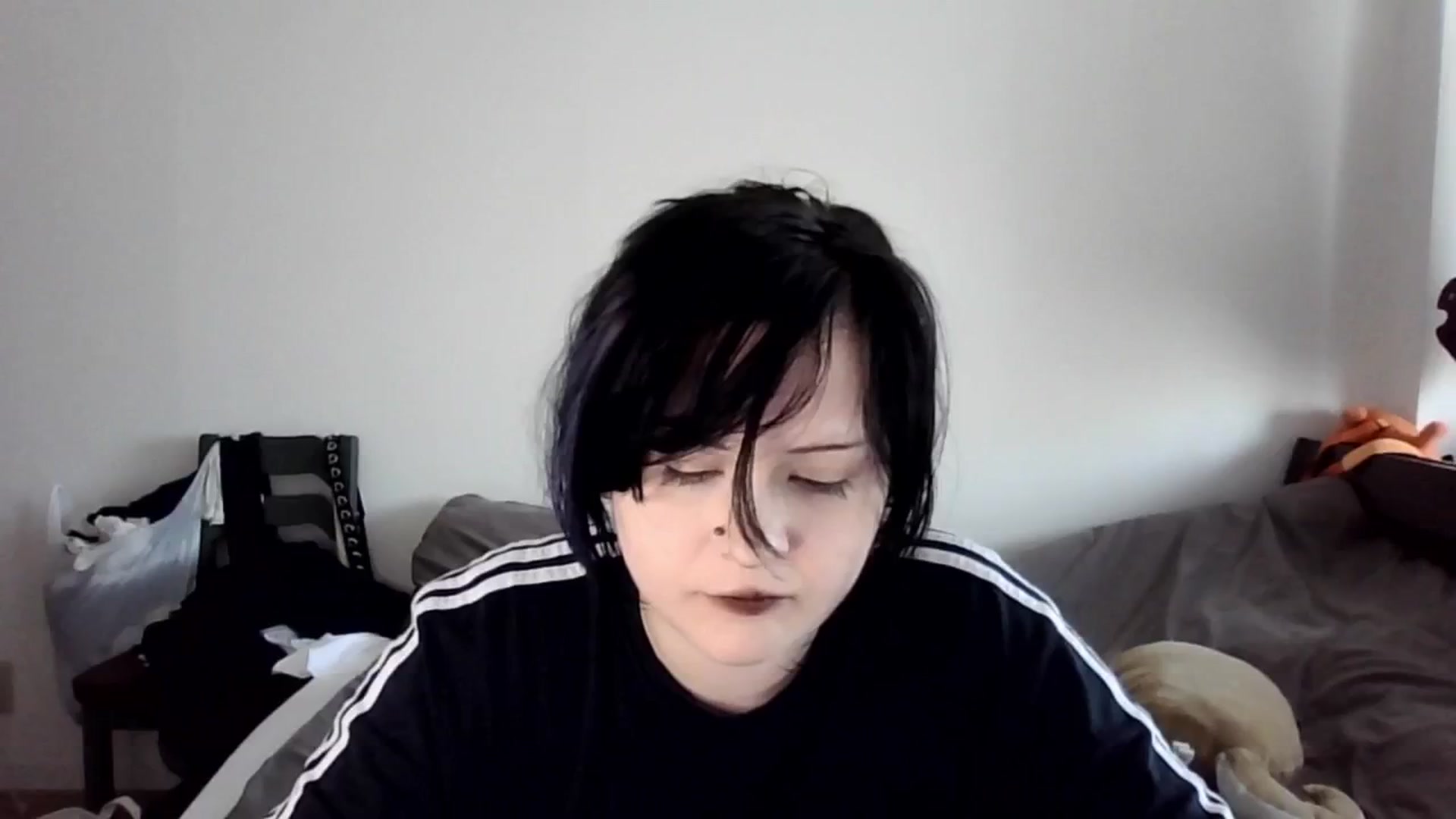 Gallery image thumbnail from v_chpek's myfreecams stream on, 09/08/2025, 06:21 image 15 of 20